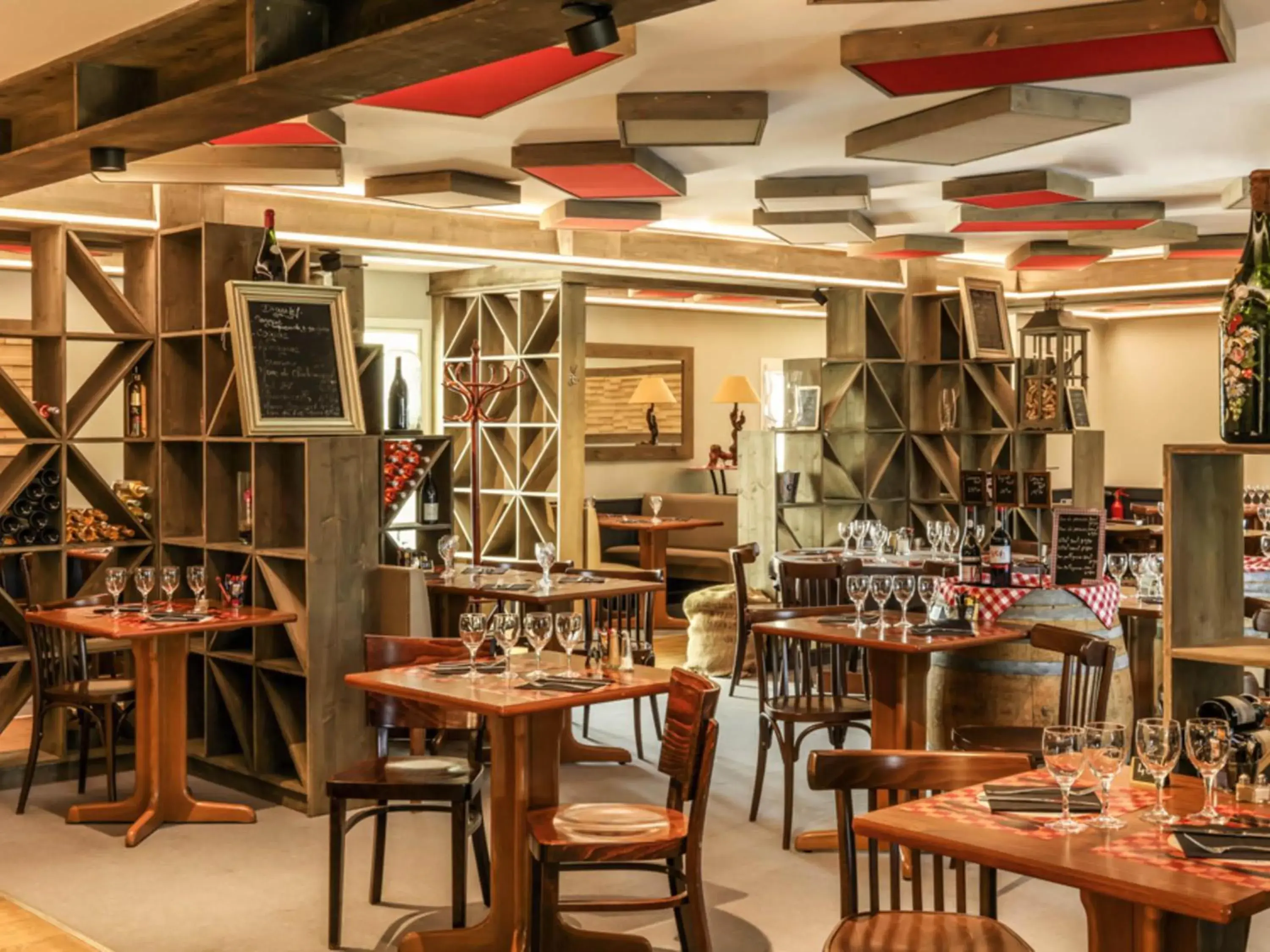 Restaurant/places to eat in ibis Orange Sud Restaurant/places to eat in ibis Orange Sud
