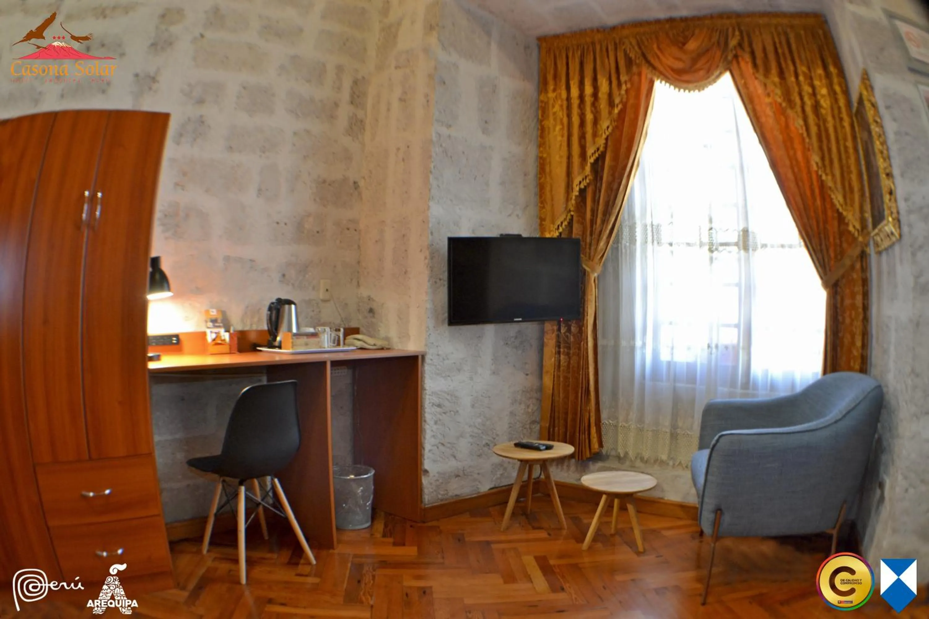 TV and multimedia in Hotel Casona Solar