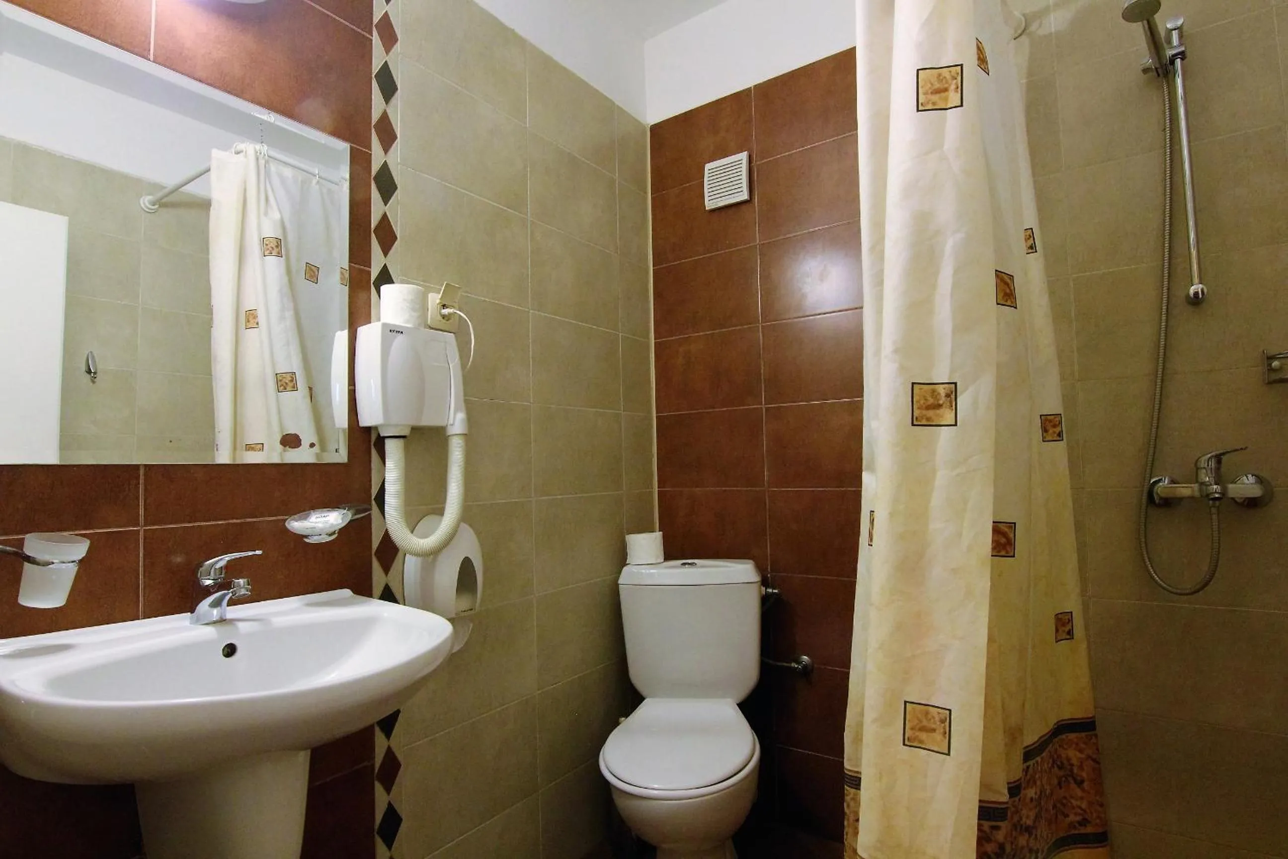 Pirina Club Hotel