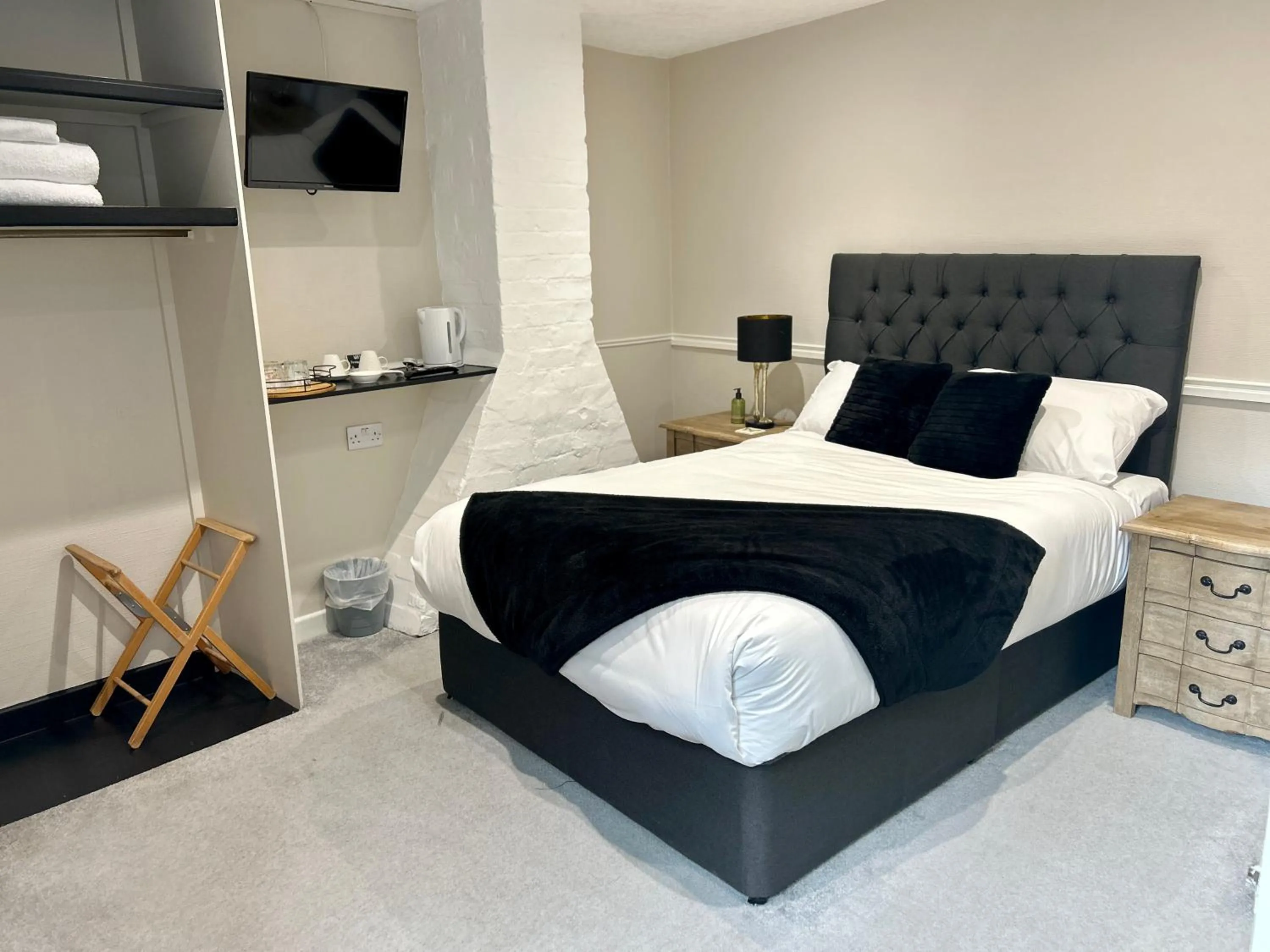 Bed in The Beacons Guest House