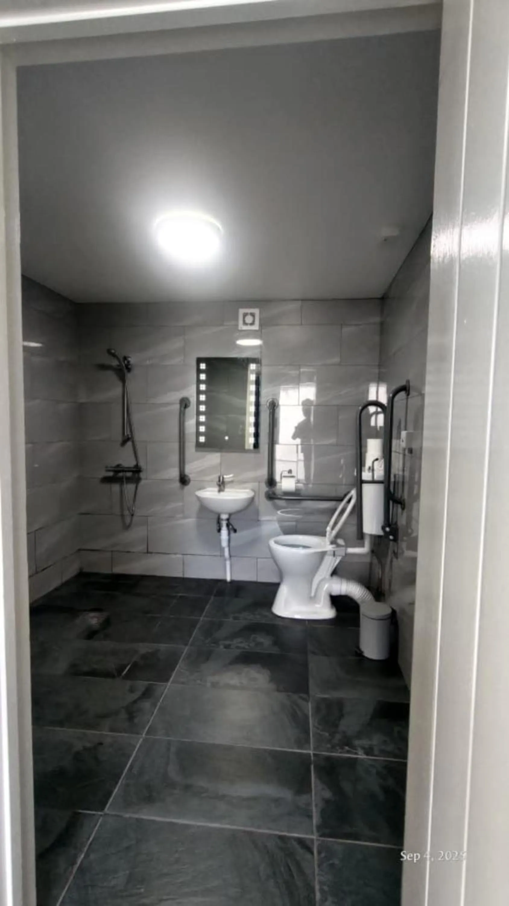 Bathroom in OYO Shore Surf Lodge