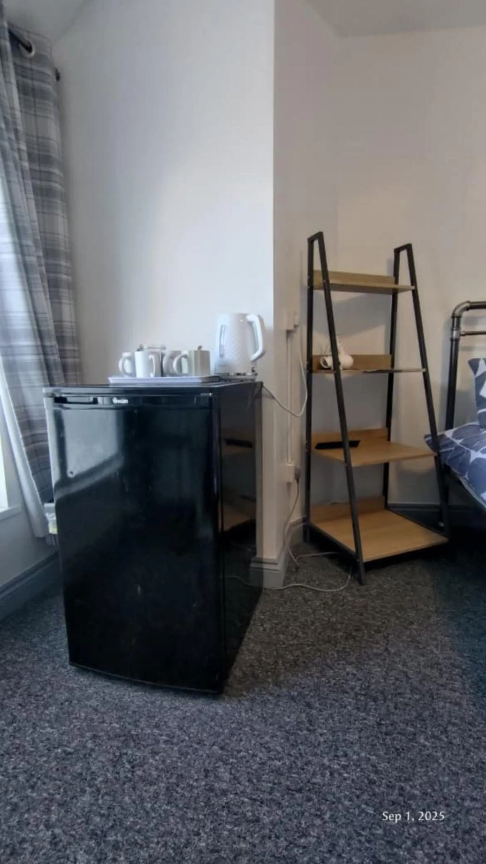 Bedroom, Bed in OYO Shore Surf Lodge