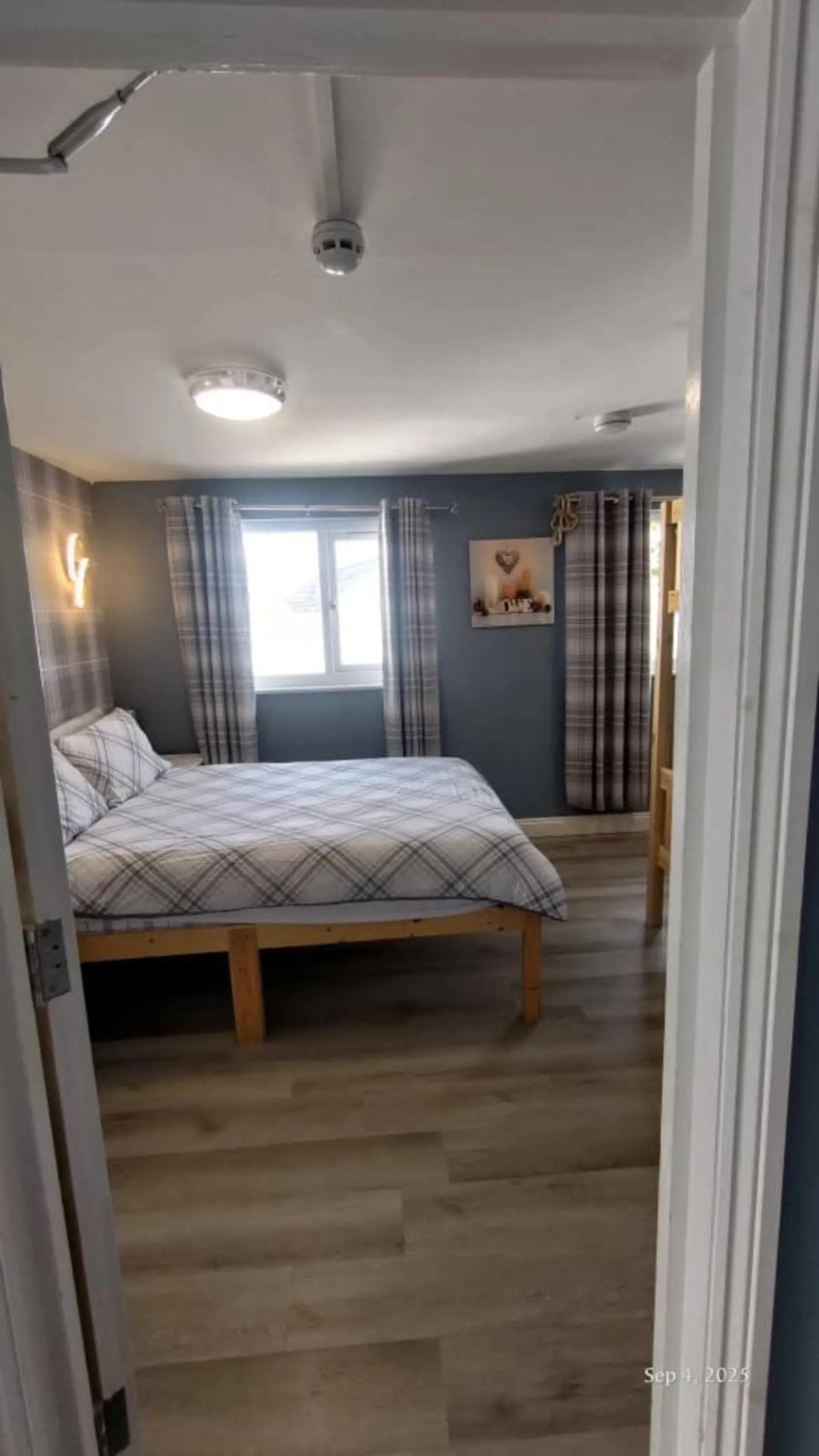 Bedroom, Bed in OYO Shore Surf Lodge