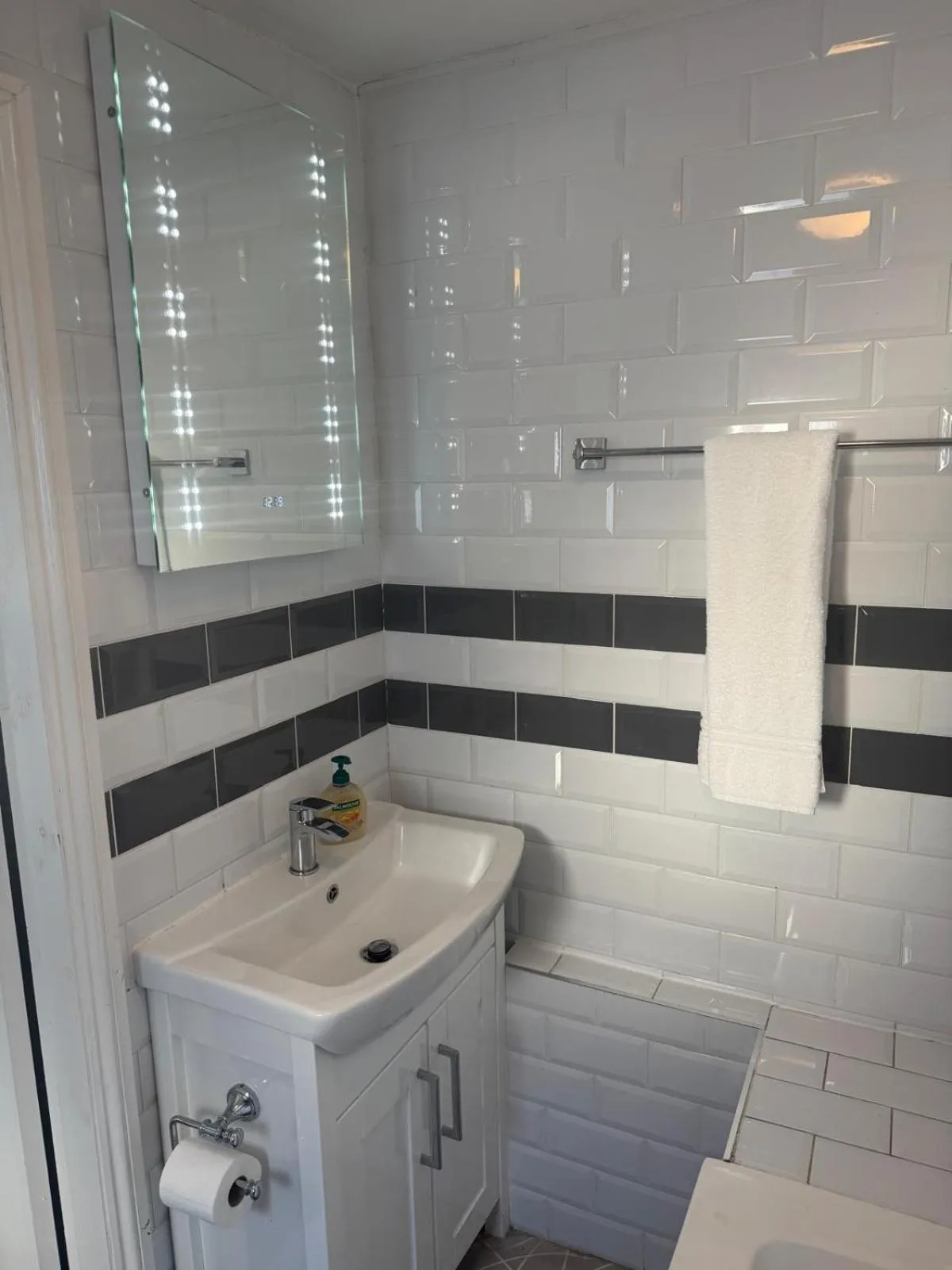 Bathroom in OYO Shore Surf Lodge