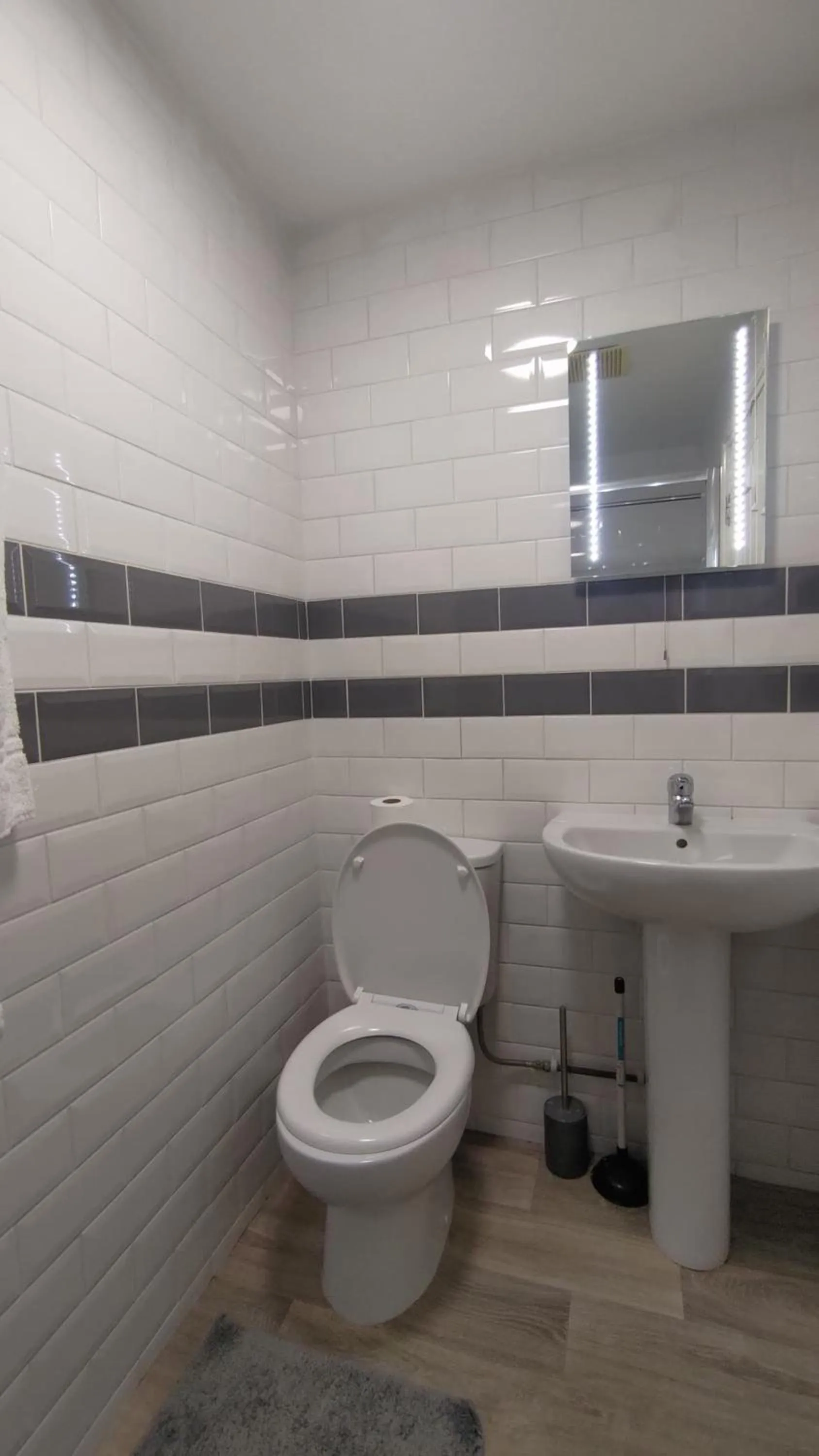 Bathroom in OYO Shore Surf Lodge