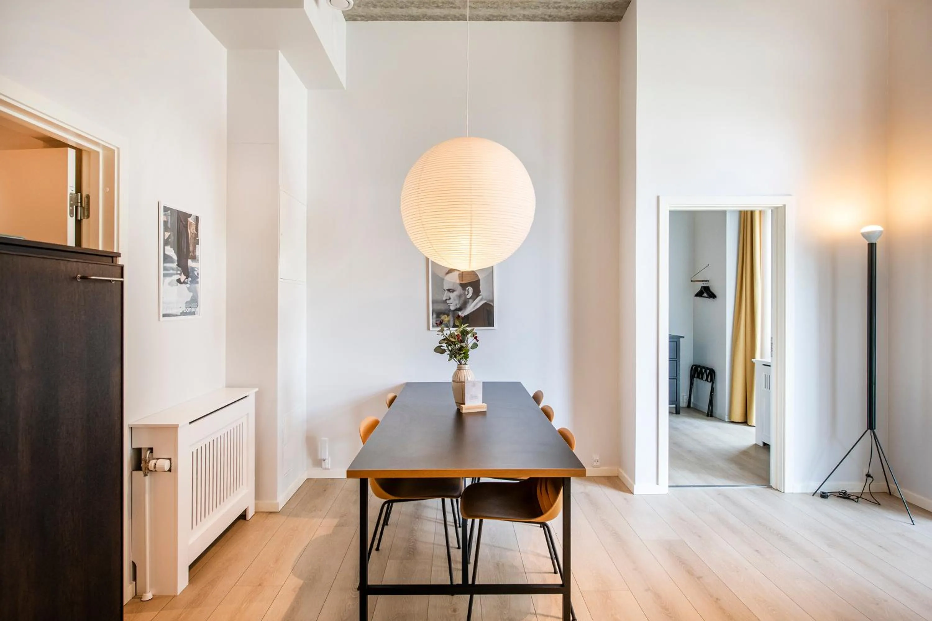 Dining area in The Beach apartments by Daniel&Jacob's