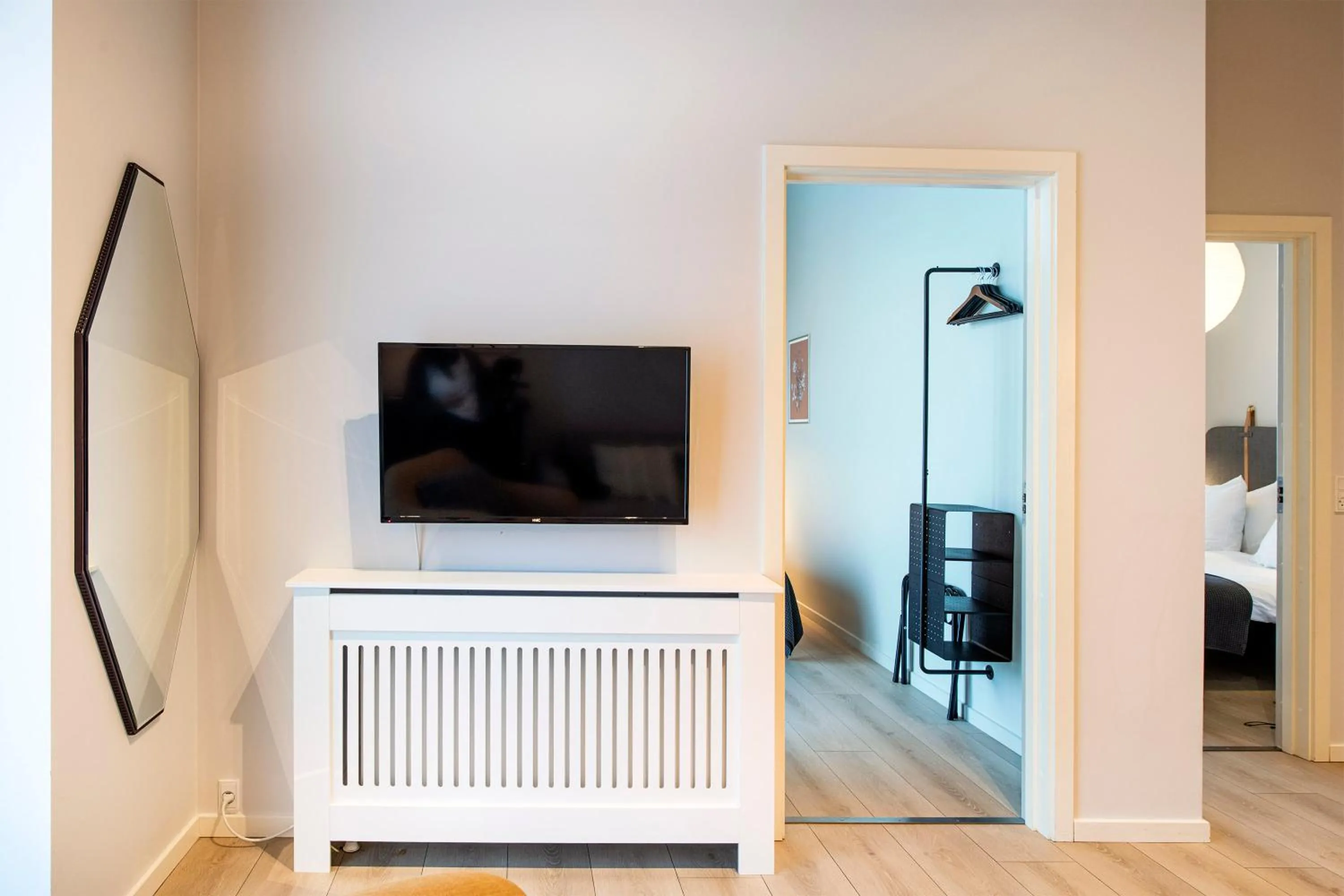 TV and multimedia in The Beach apartments by Daniel&Jacob's