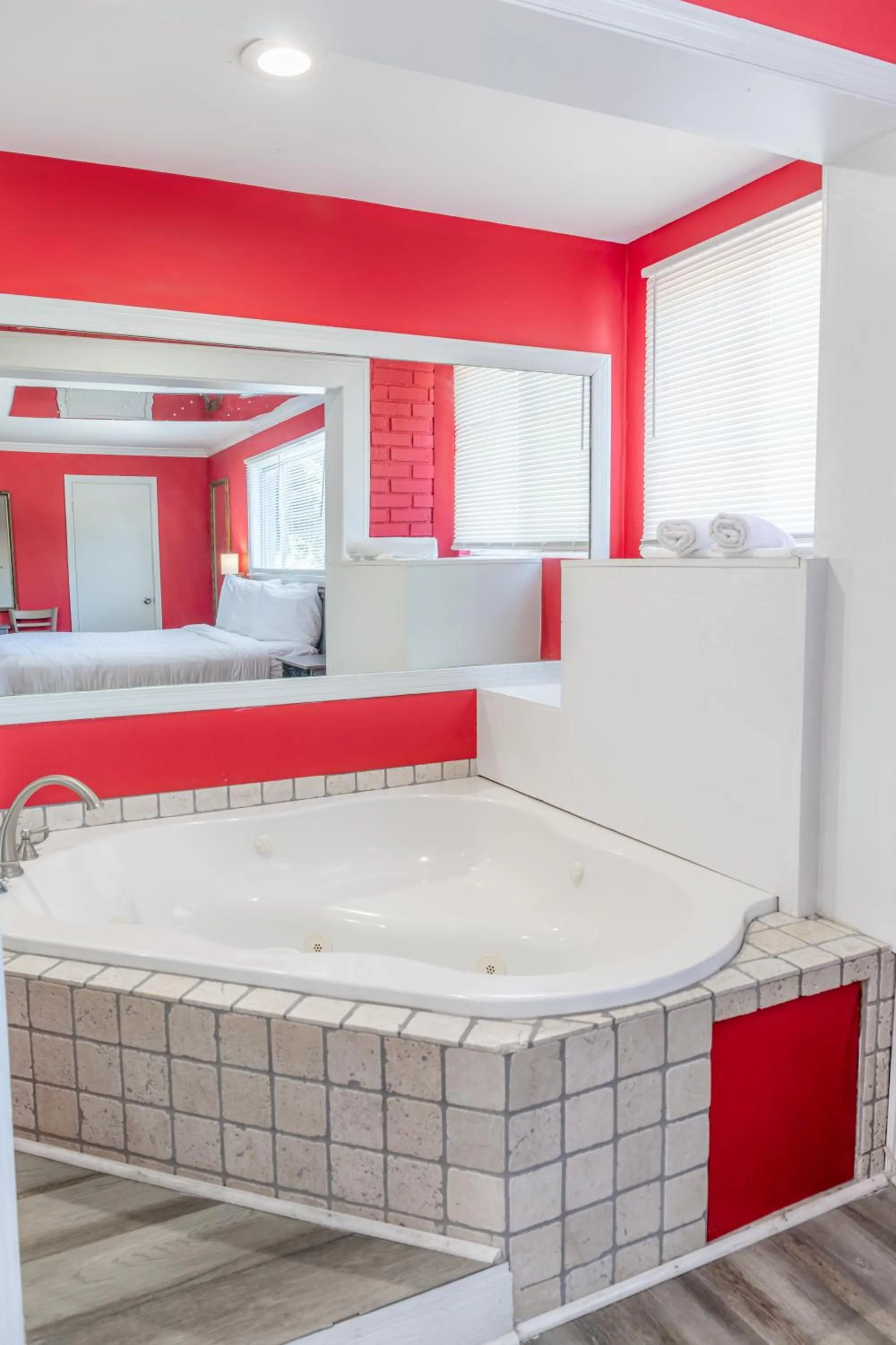 Bed in Atlantis Inn - Tybee Island