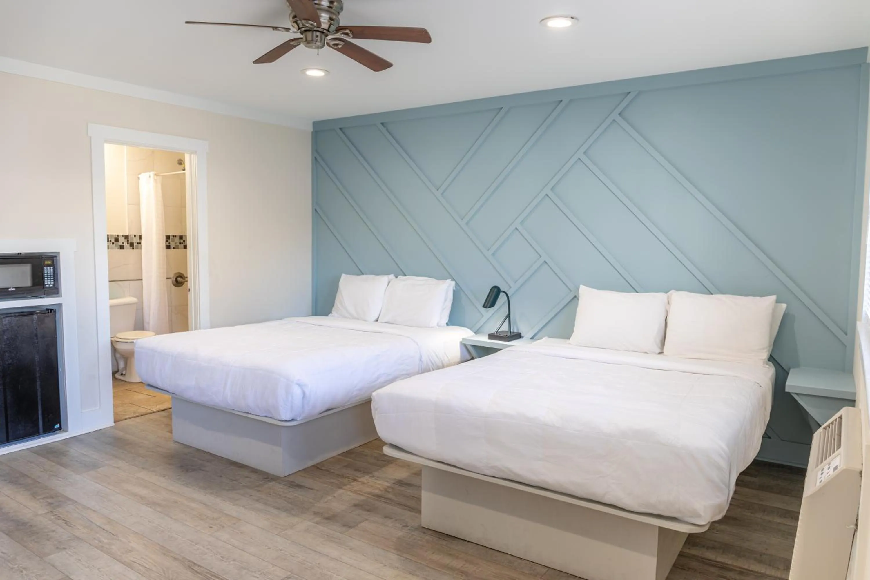 Bed in Atlantis Inn - Tybee Island