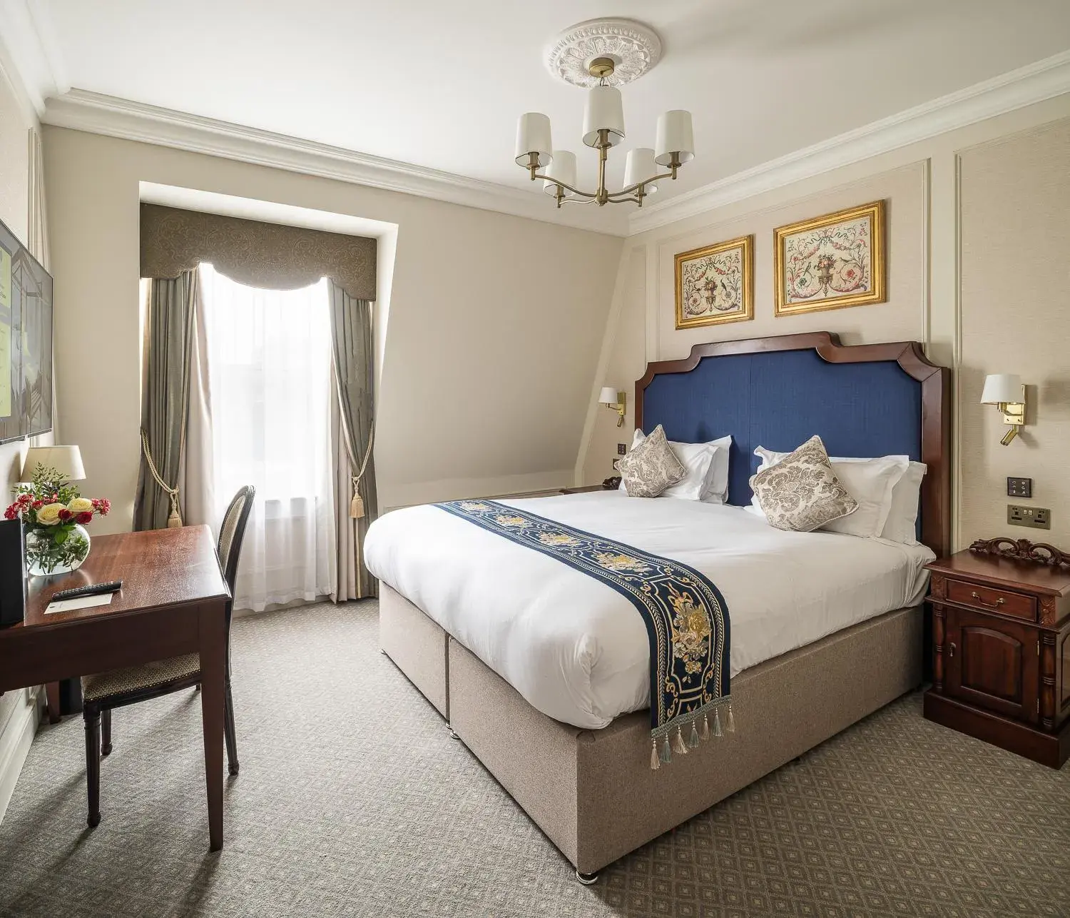 Superior Classic Double in The Leonard Hotel Superior Classic Double in The Leonard Hotel