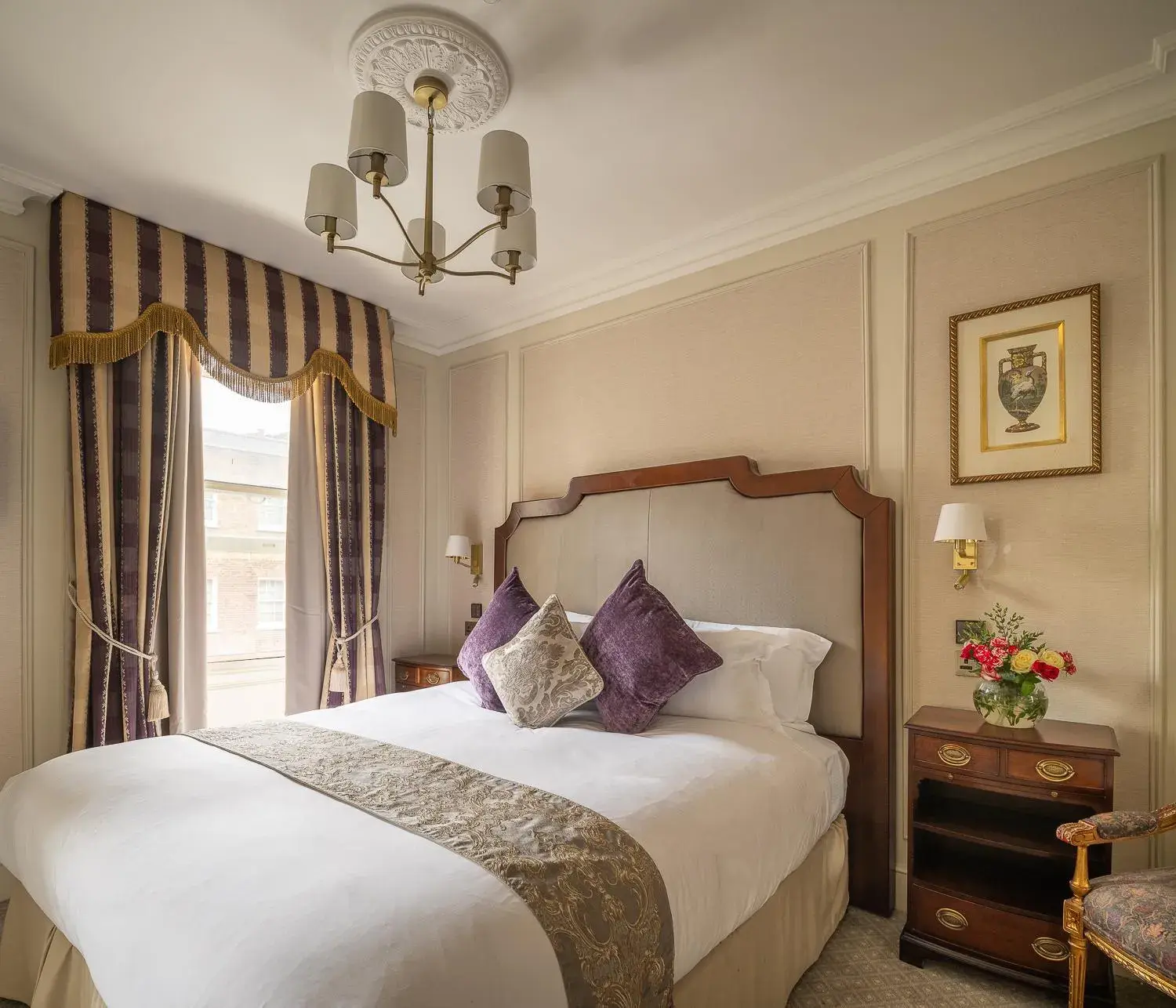 Bedroom, Bed in The Leonard Hotel Bedroom, Bed in The Leonard Hotel