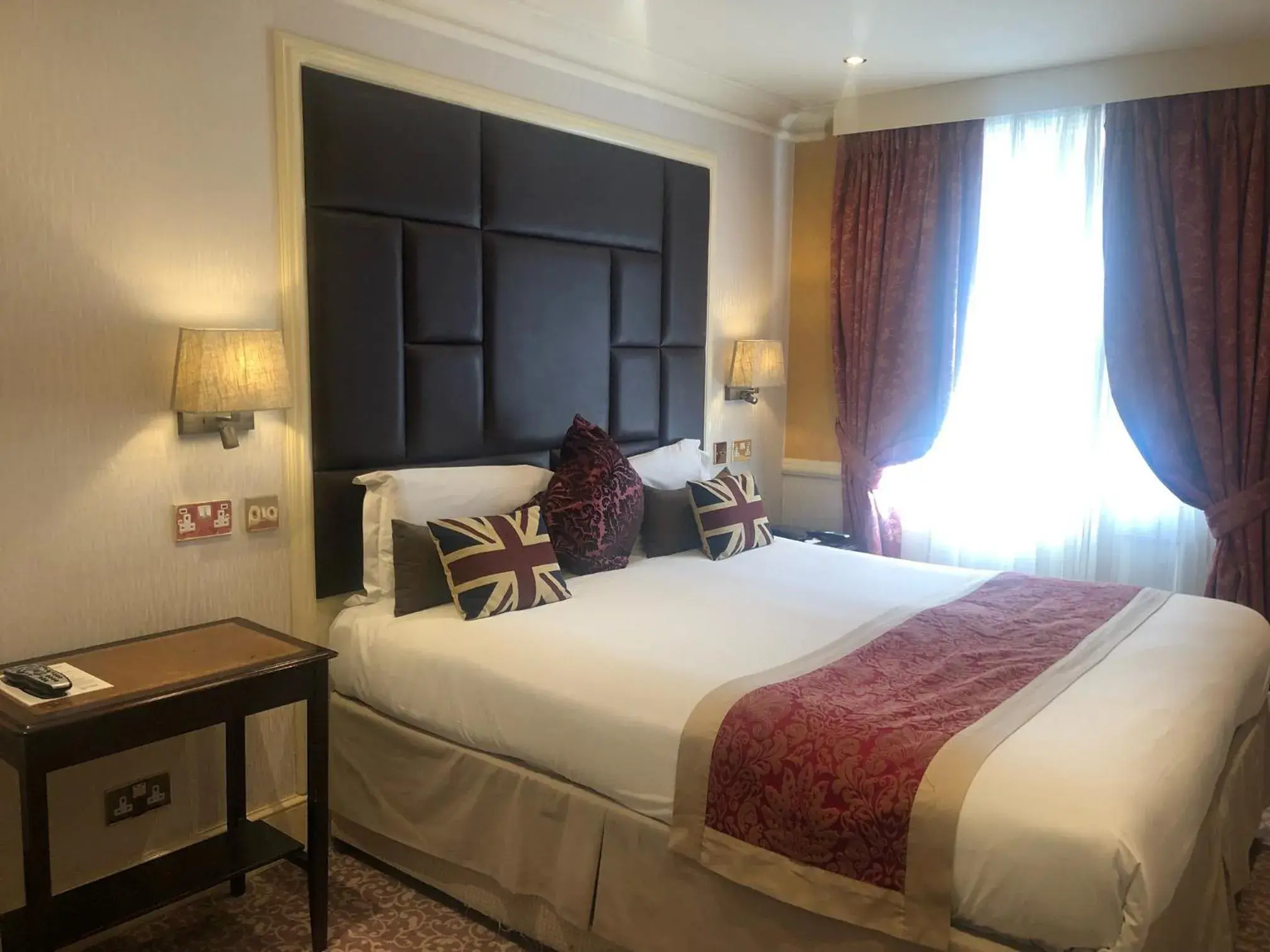 Two Bedroom Junior Suite with Kitchenette in The Leonard Hotel Two Bedroom Junior Suite with Kitchenette in The Leonard Hotel