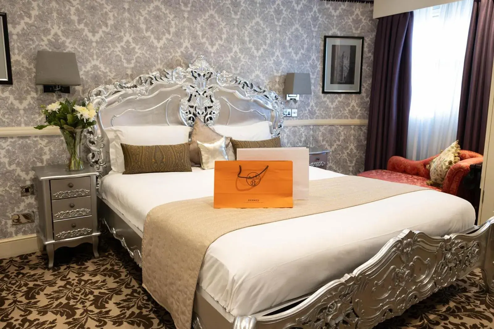 Deluxe One Bedroom Suite with Kitchenette in The Leonard Hotel Deluxe One Bedroom Suite with Kitchenette in The Leonard Hotel