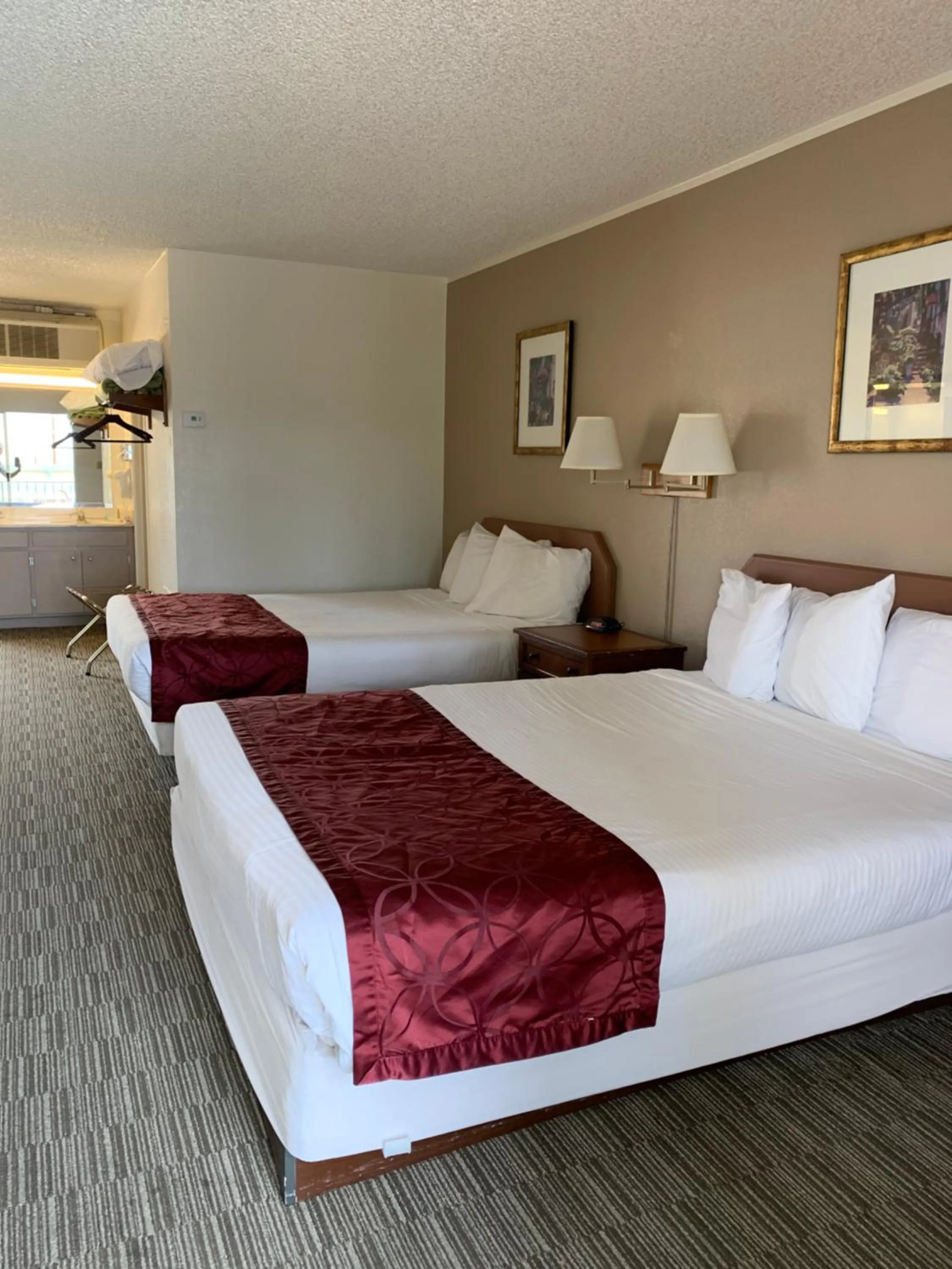 Bed in Desert Hot Springs Spa Hotel