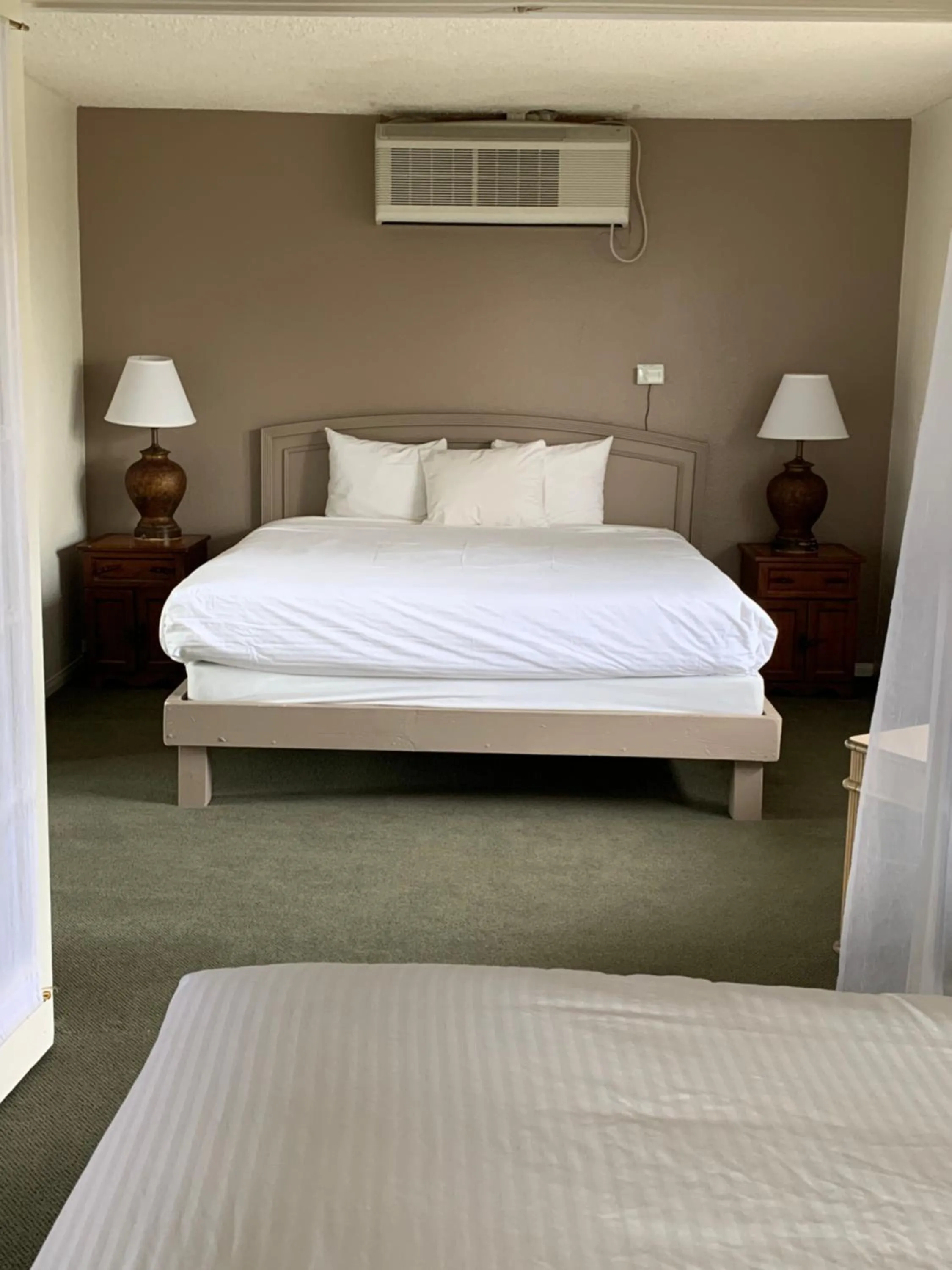 Bed in Desert Hot Springs Spa Hotel