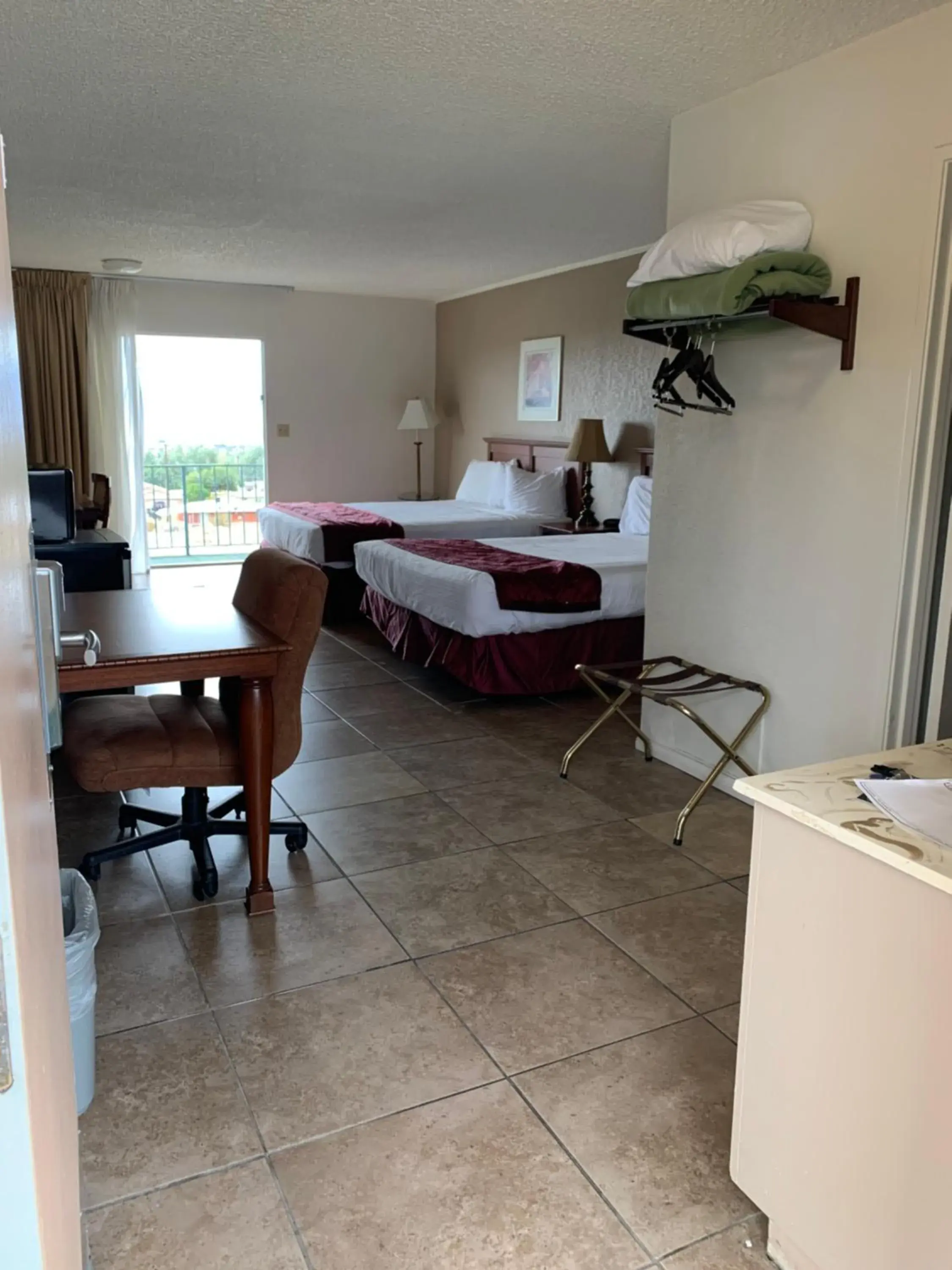 Bed in Desert Hot Springs Spa Hotel Bed in Desert Hot Springs Spa Hotel