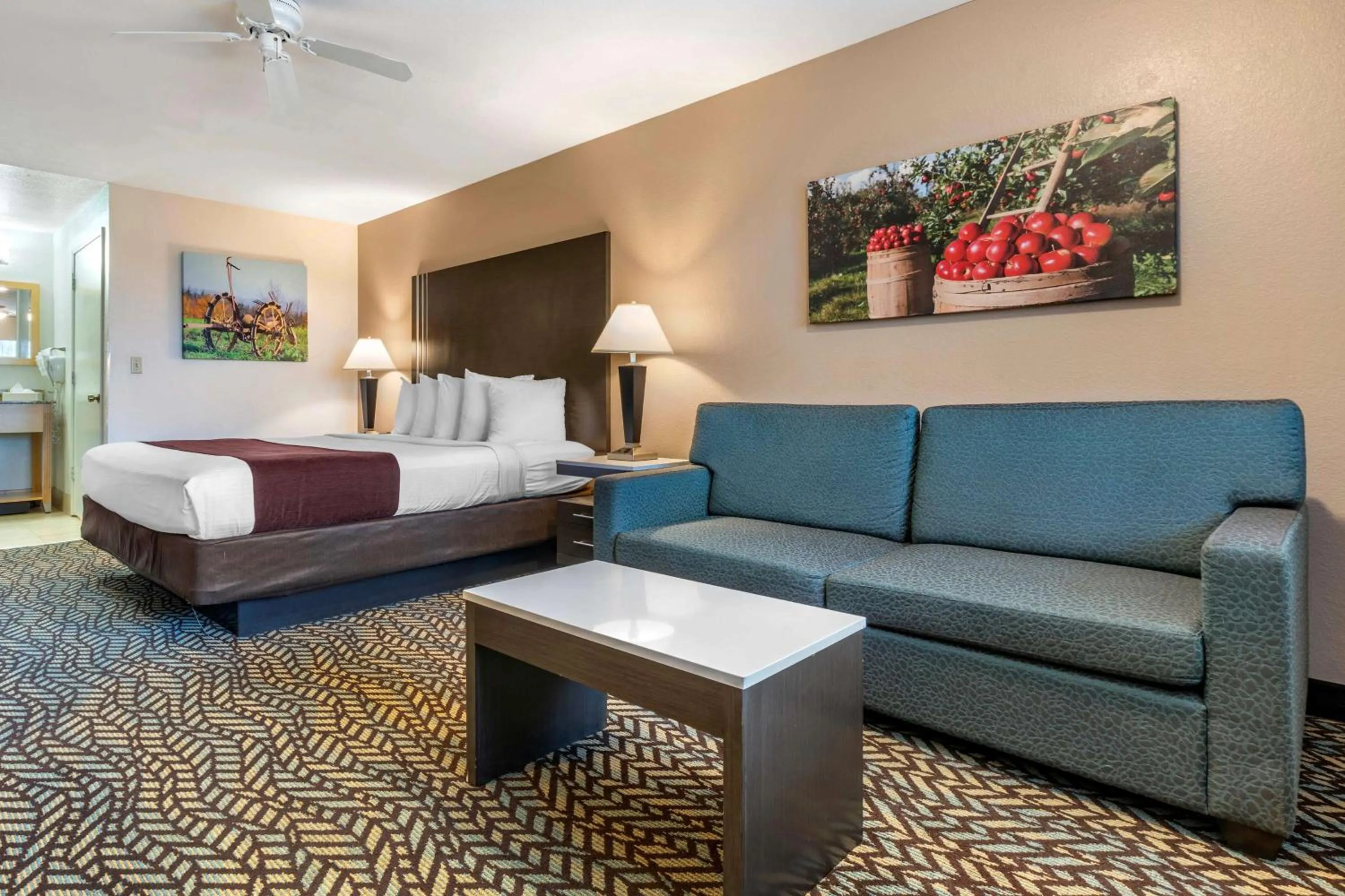 Bed in Best Western Orchard Inn