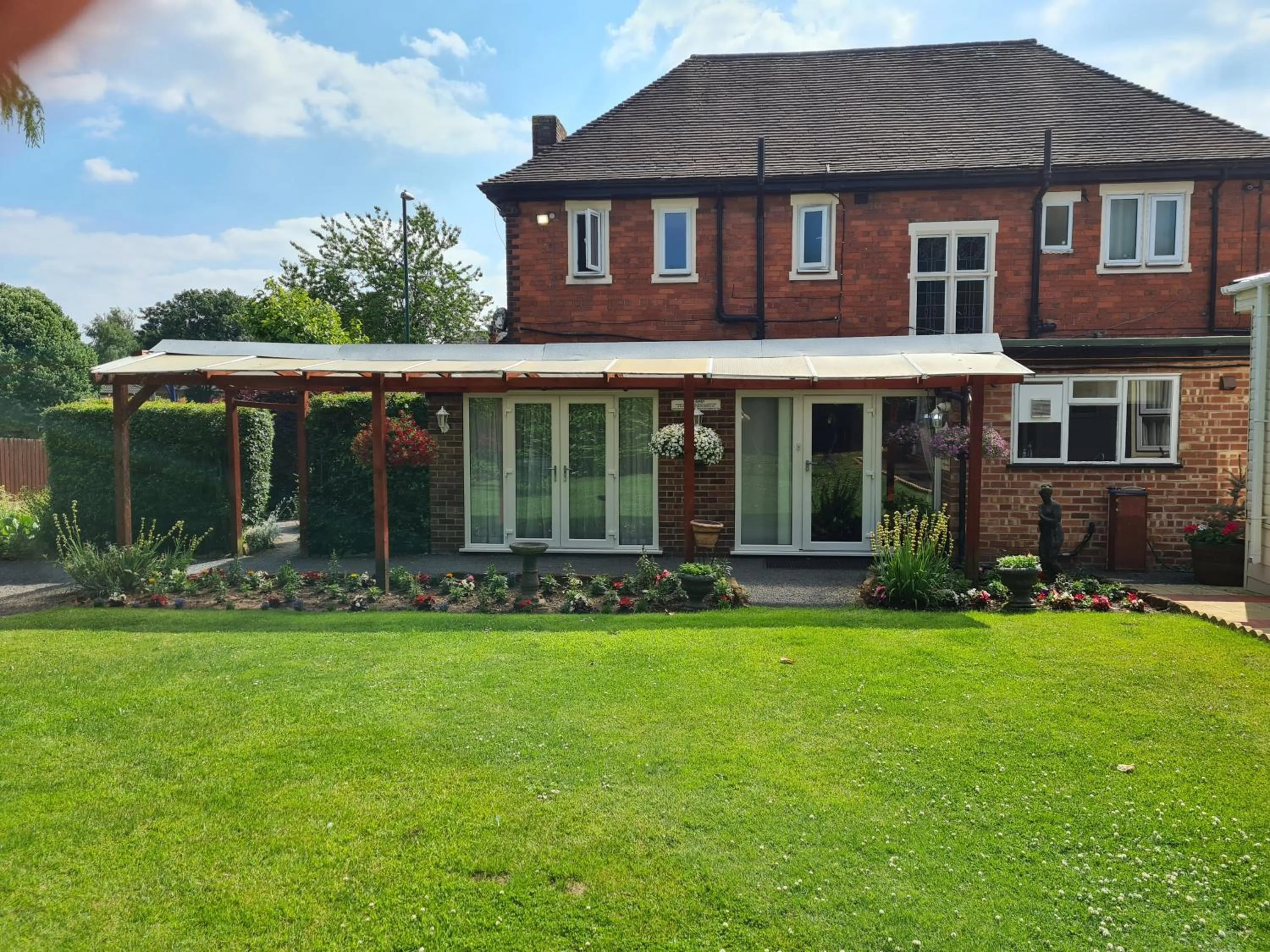 Garden in Tudor Lodge Hotel
