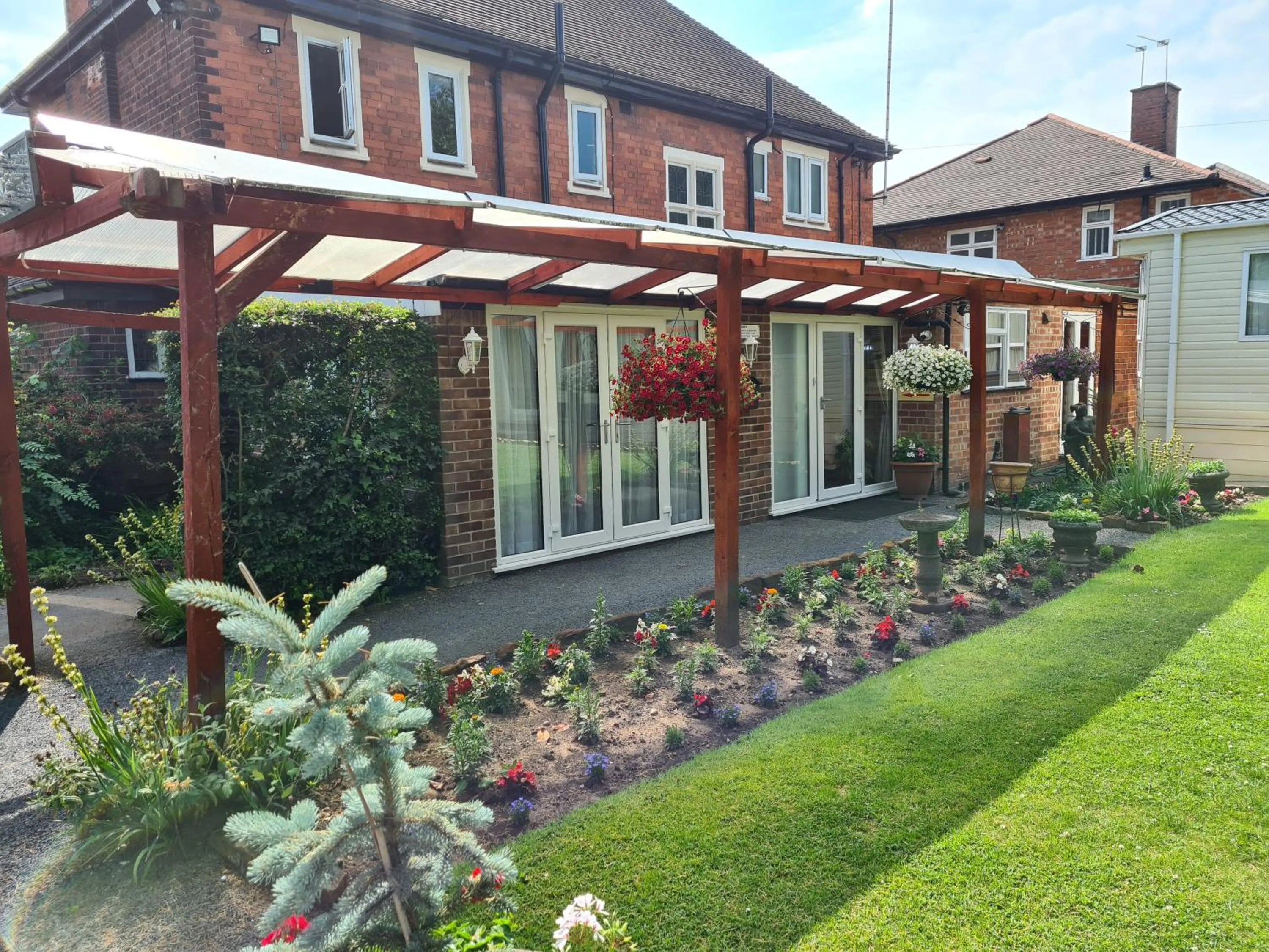 Garden in Tudor Lodge Hotel