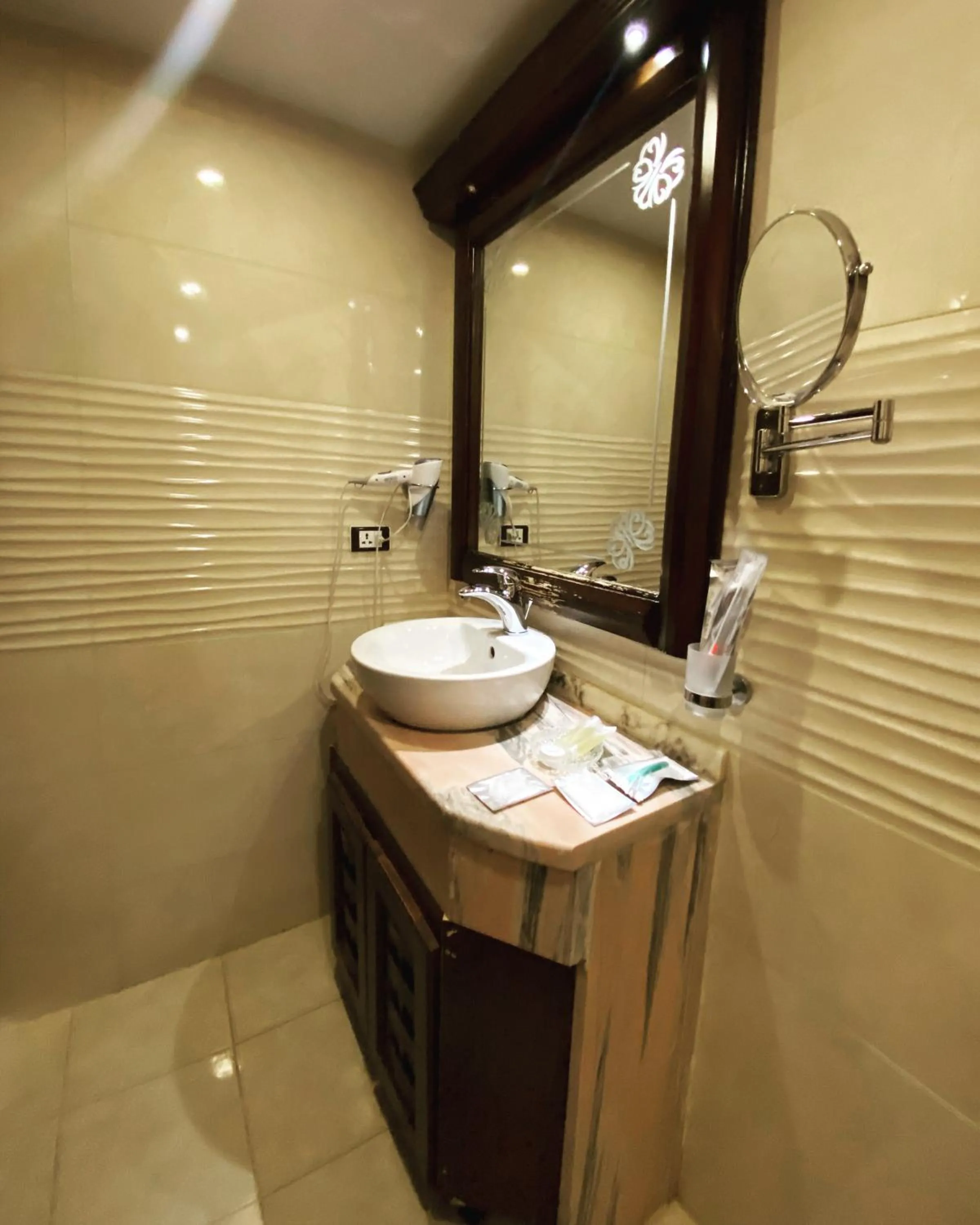 Toilet in Anbat Midtown Hotel