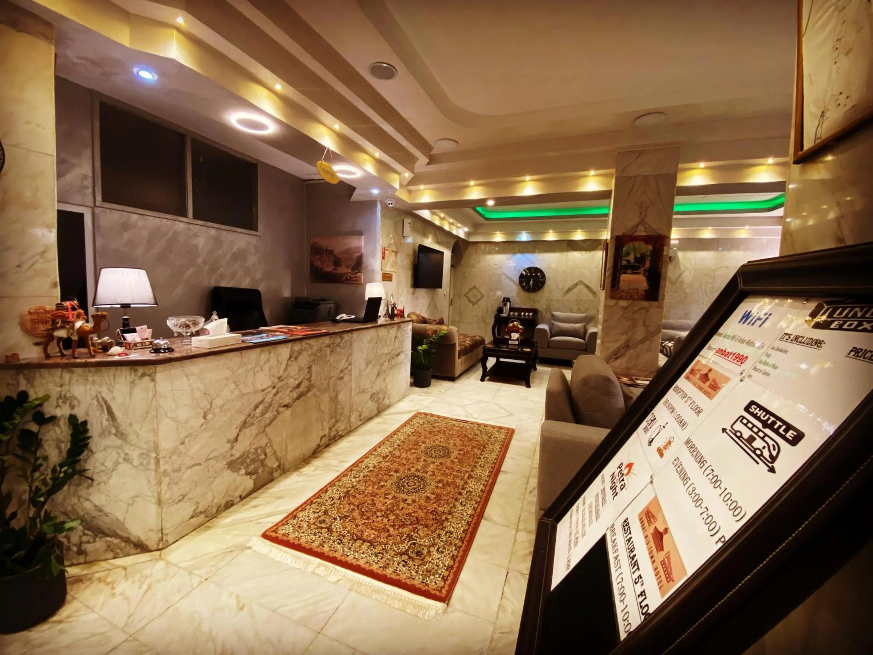 TV and multimedia in Anbat Midtown Hotel