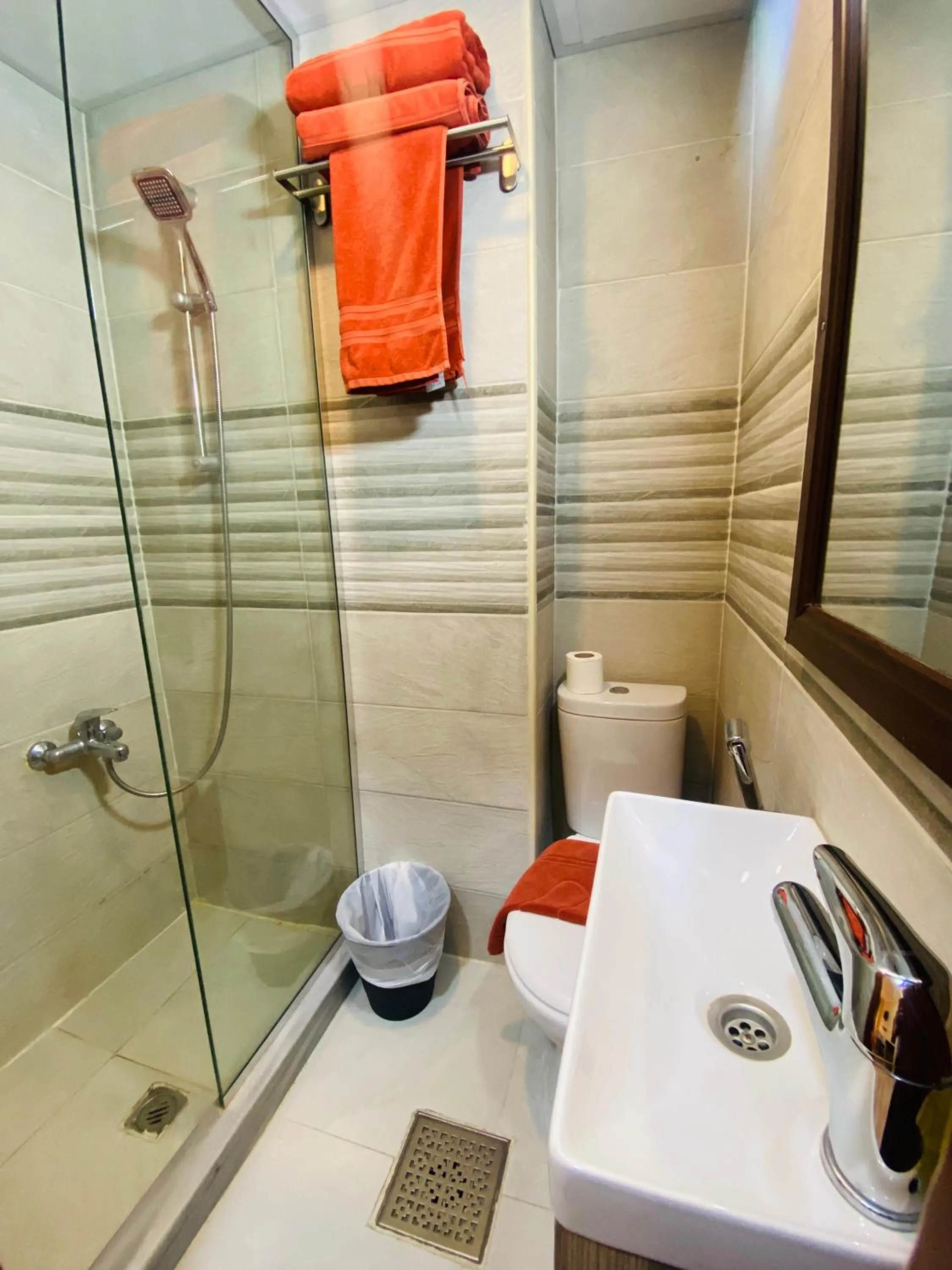 Shower in Anbat Midtown Hotel