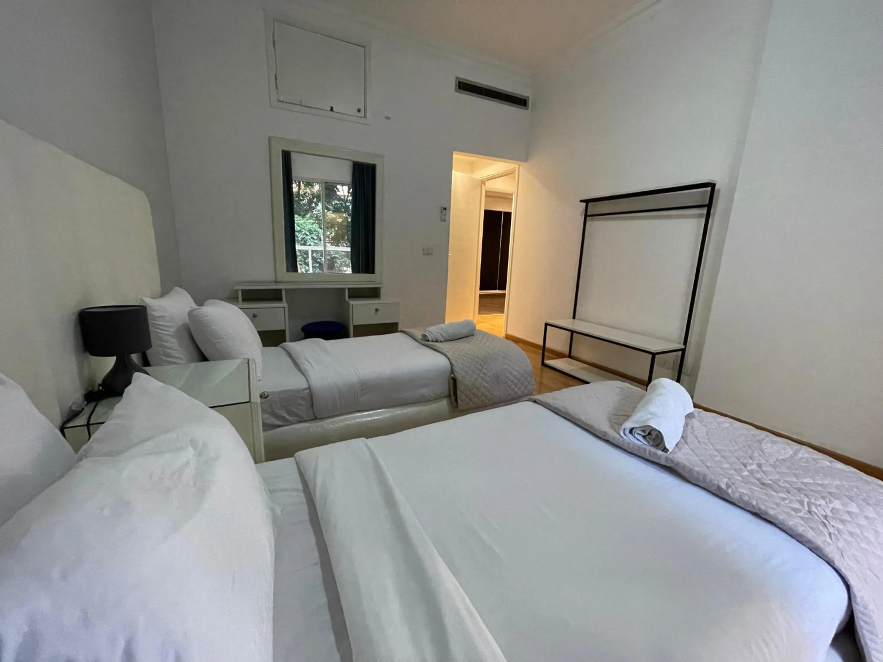 Bedroom, Bed in Elegant Suites Beirut