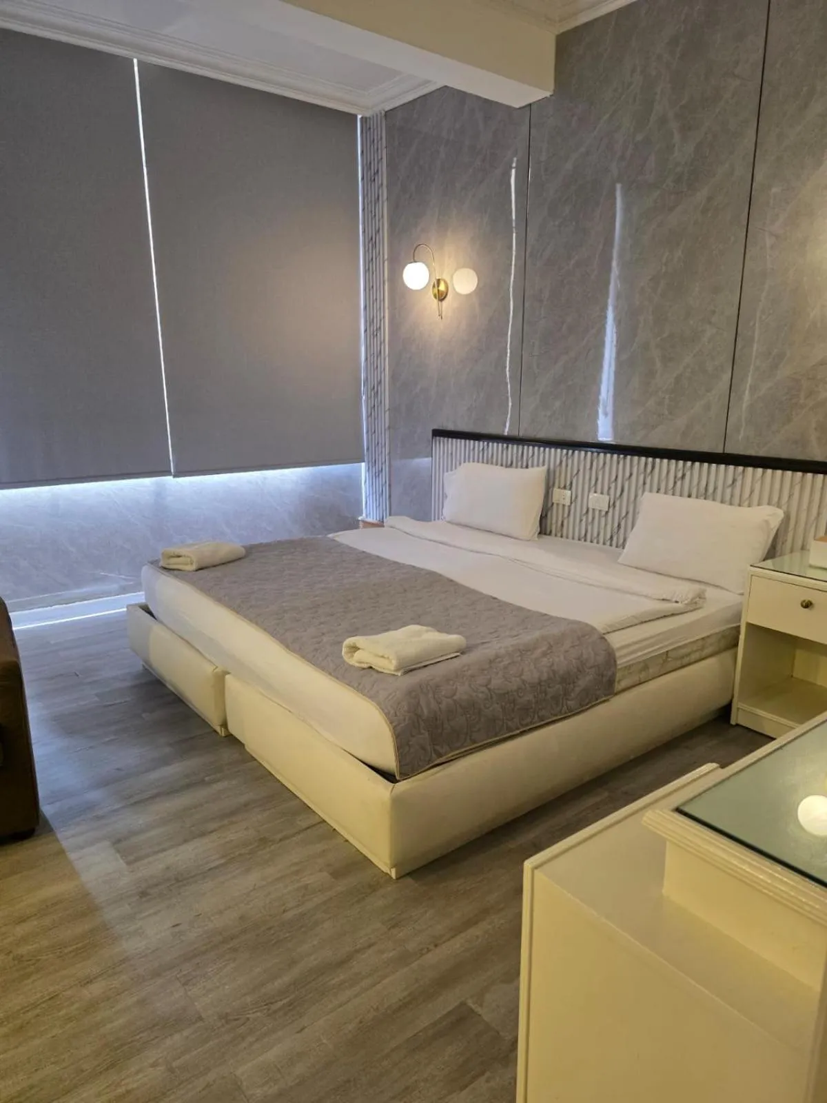 Bed in Elegant Suites Beirut