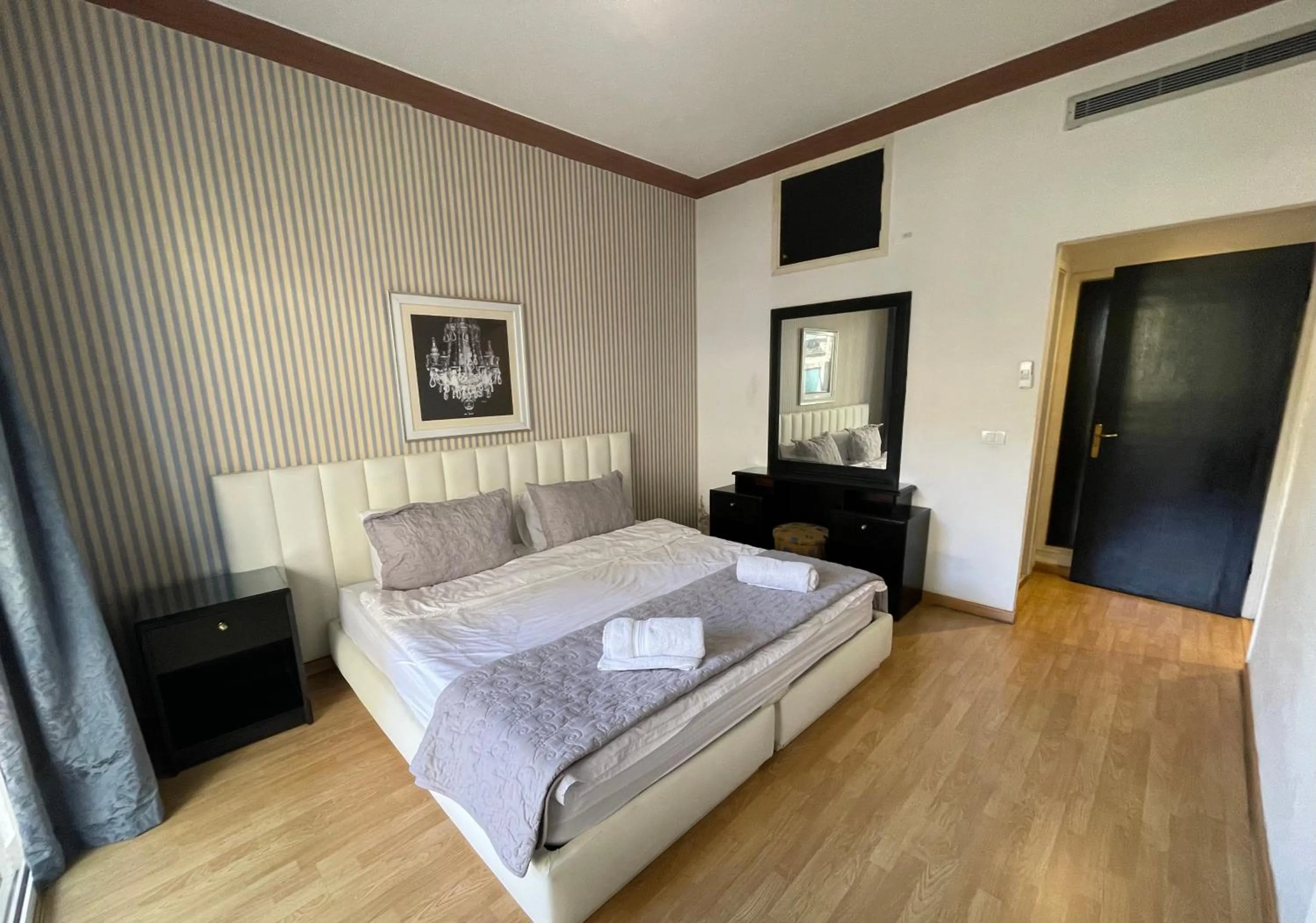 Bed in Elegant Suites Beirut