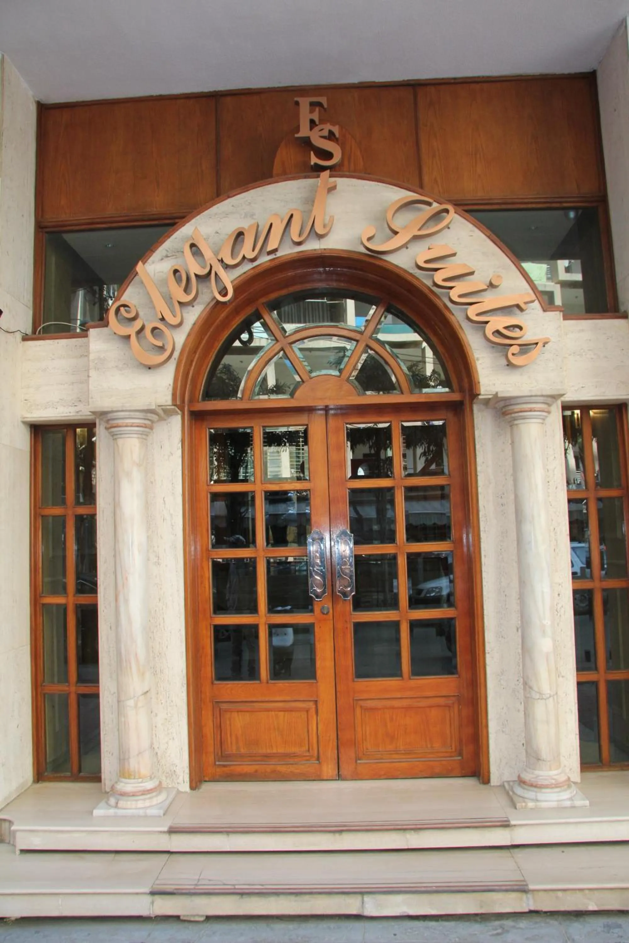 Facade/entrance in Elegant Suites Beirut