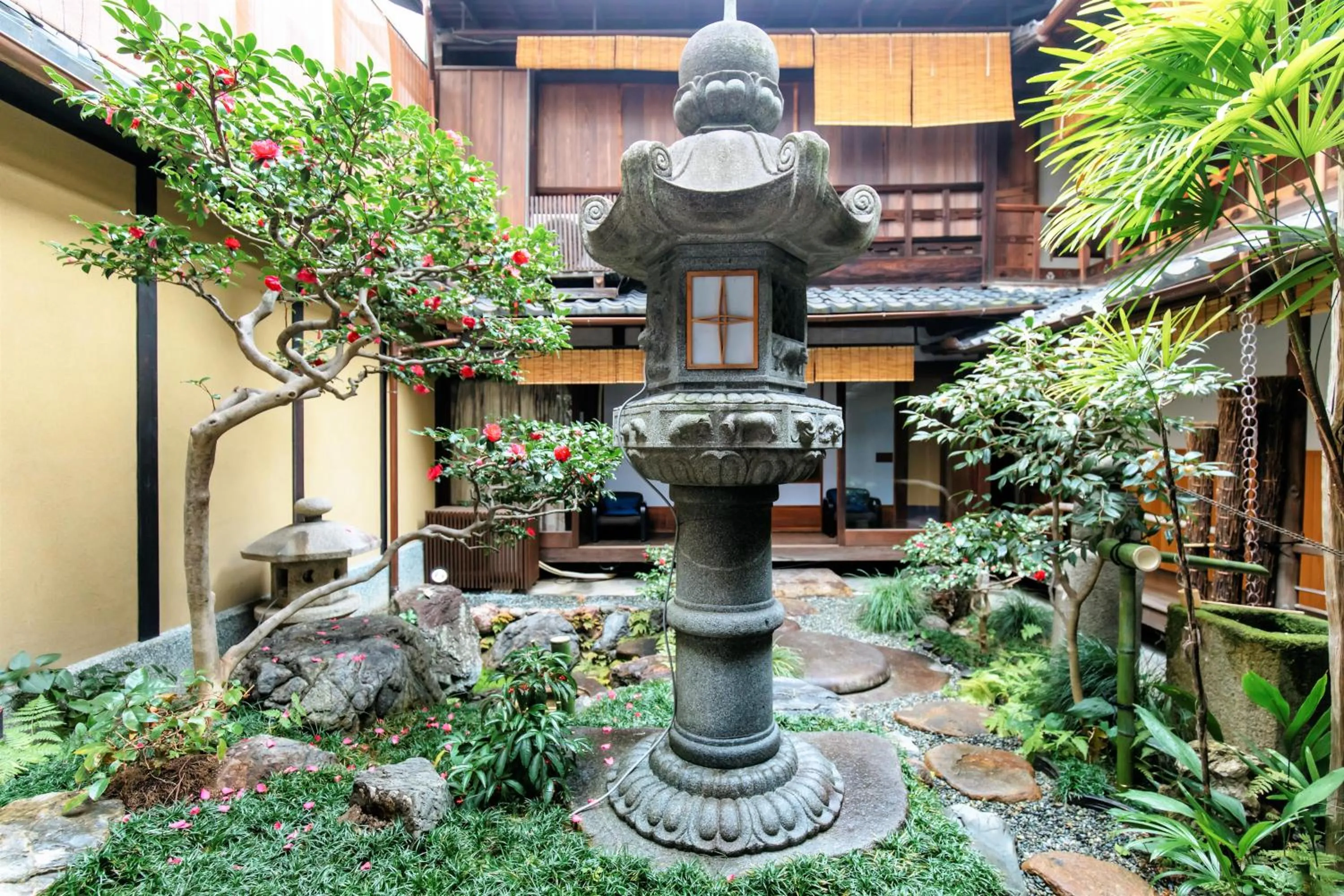 Garden in Toshiharu Ryokan