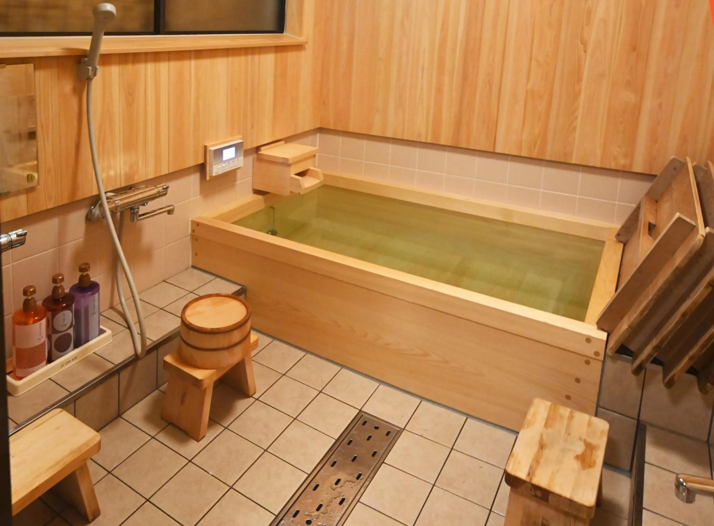 Bath in Toshiharu Ryokan