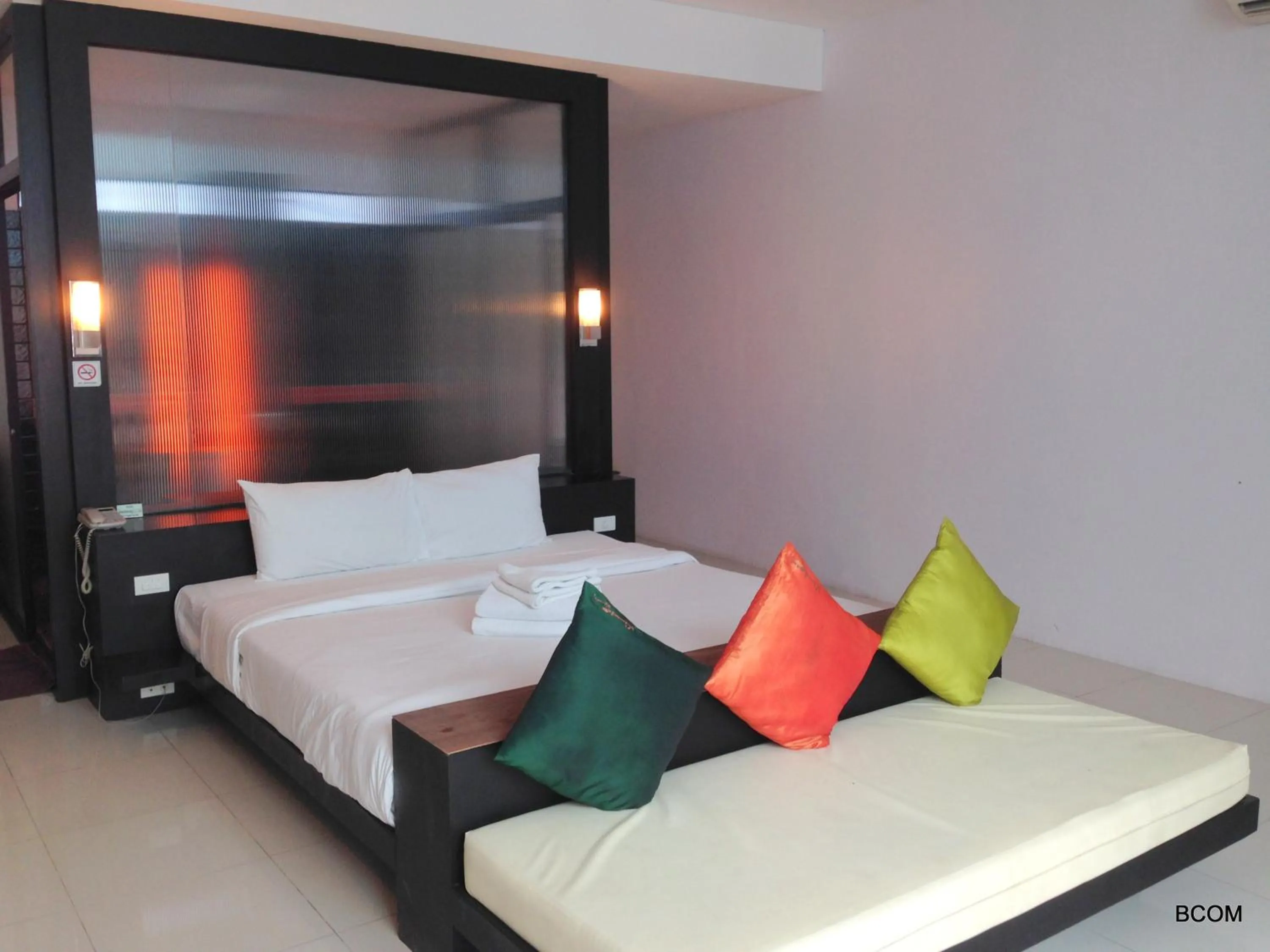 Photo of the whole room, Bed in Khun Chaweng Resort