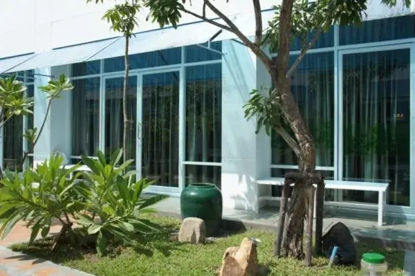 Facade/entrance in Khun Chaweng Resort Facade/entrance in Khun Chaweng Resort