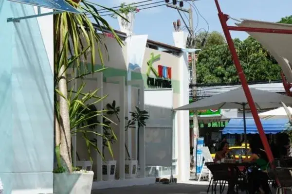 Facade/entrance in Khun Chaweng Resort Facade/entrance in Khun Chaweng Resort