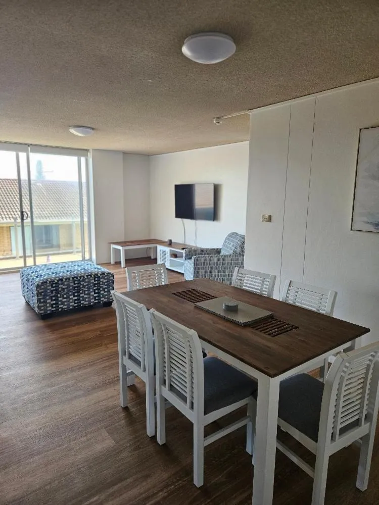 Bed in Tradewinds Apartments