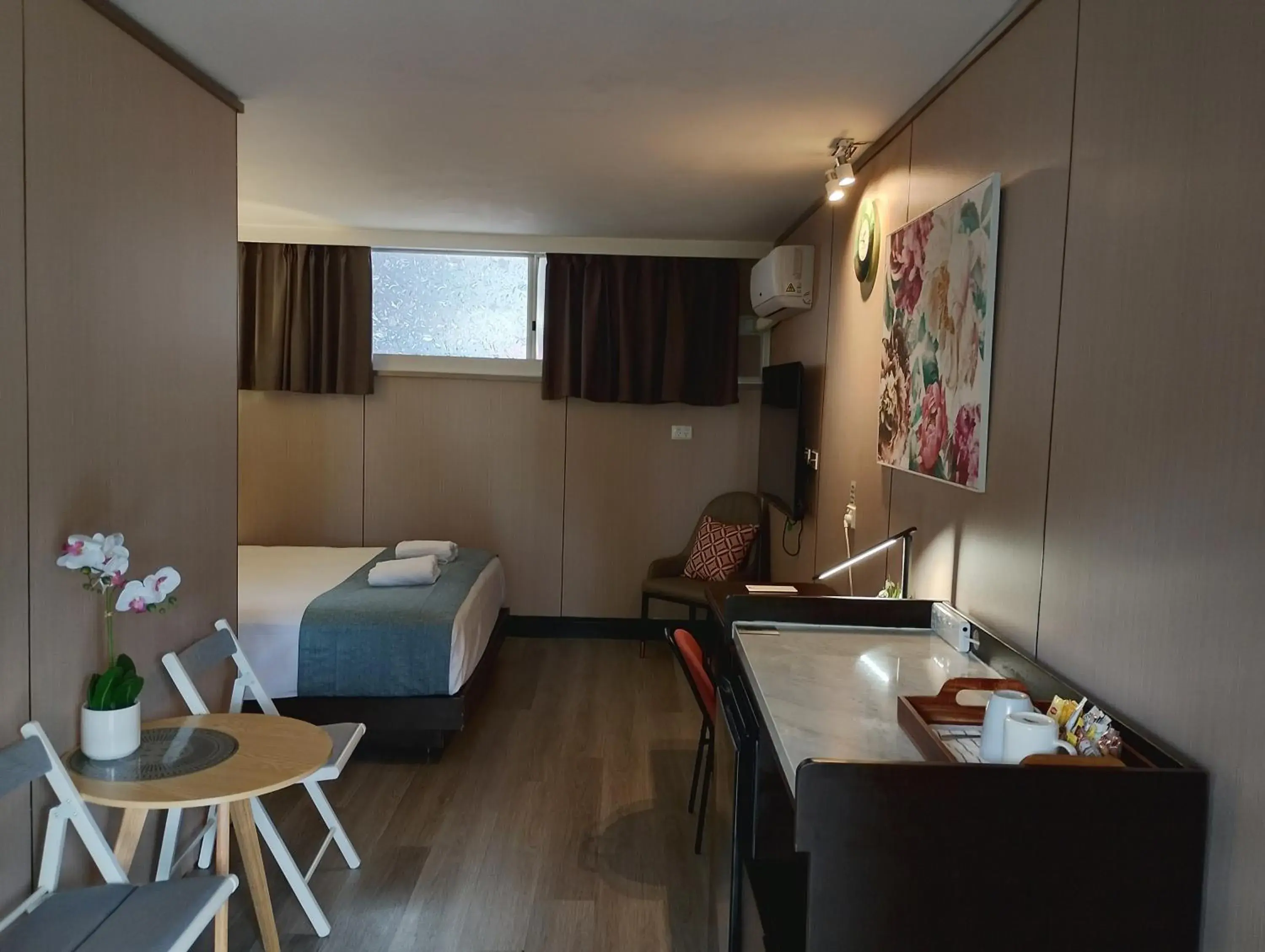 Bed in Airway Motel Bed in Airway Motel