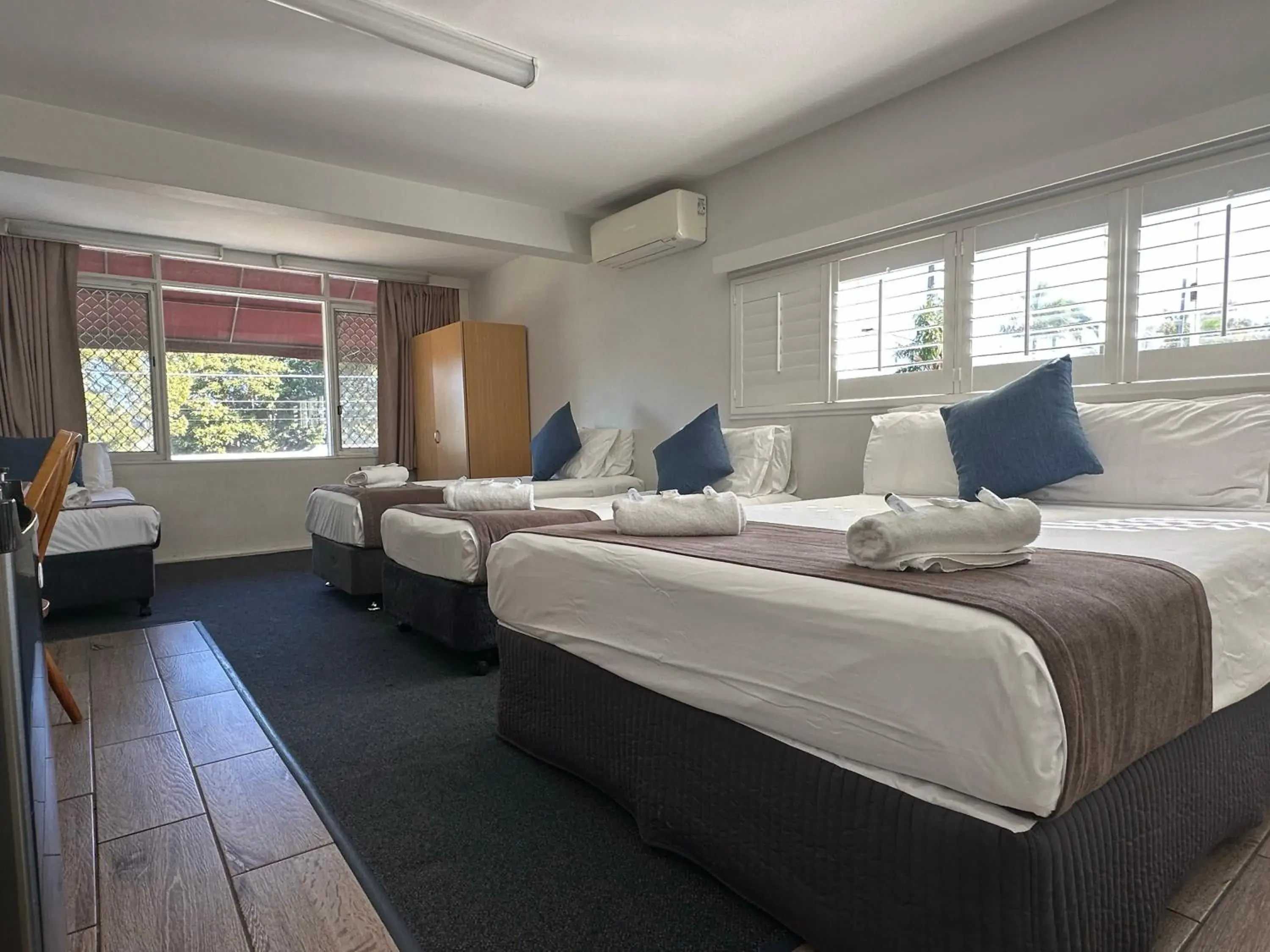 Balcony/Terrace, Bed in Airway Motel Balcony/Terrace, Bed in Airway Motel