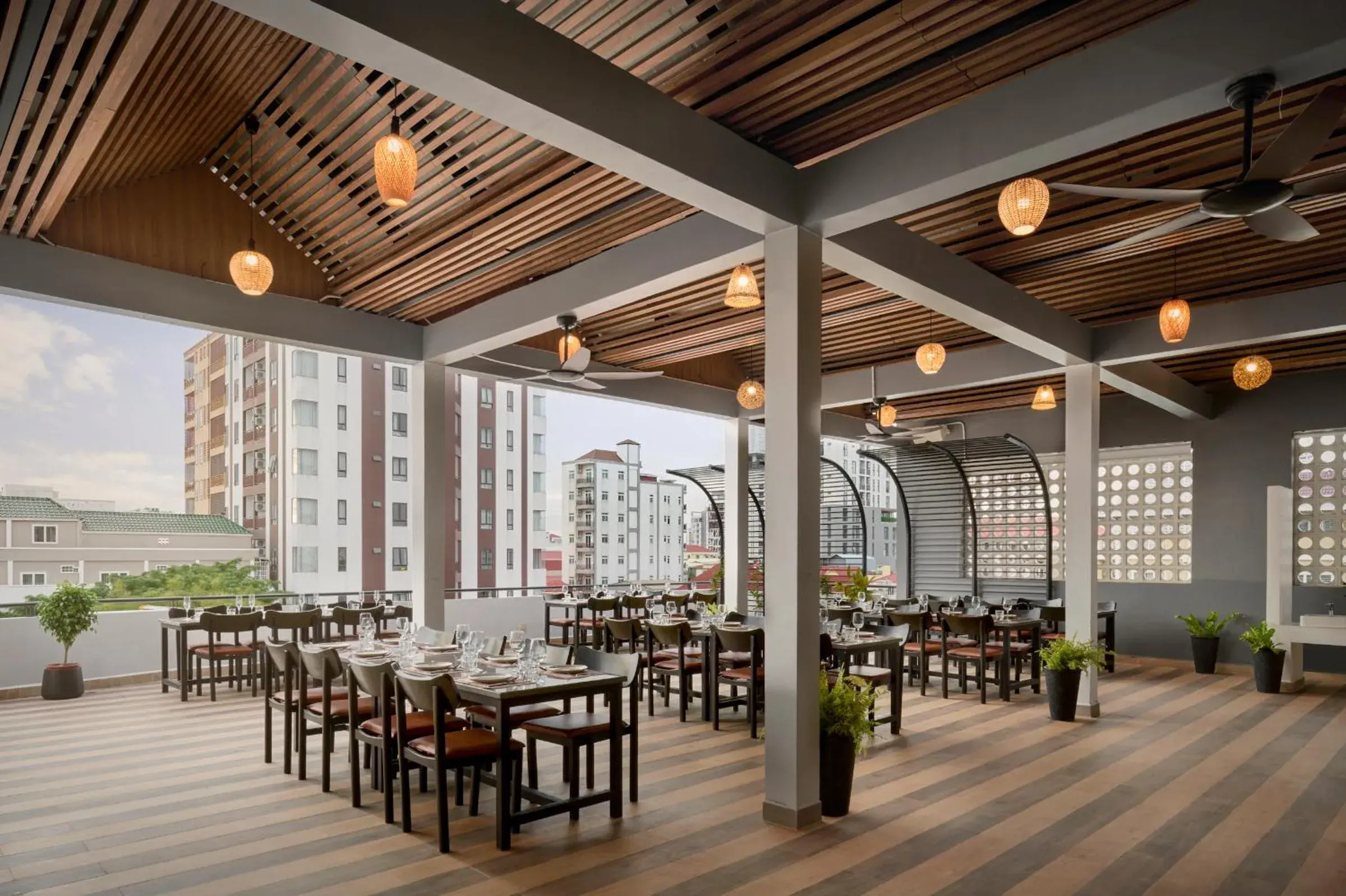 Restaurant/places to eat in Queen Mansion Restaurant/places to eat in Queen Mansion