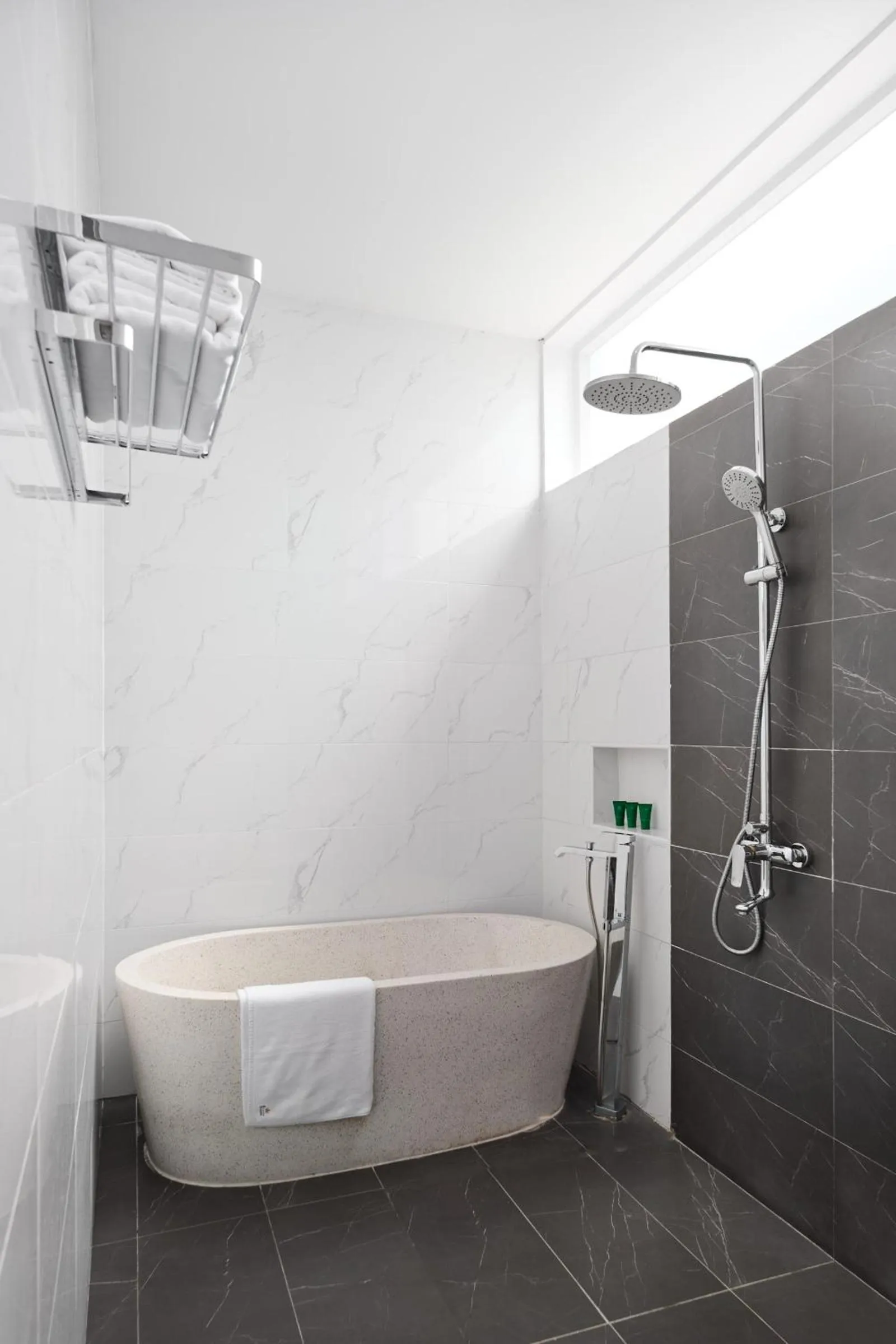 Bathroom in Queen Mansion