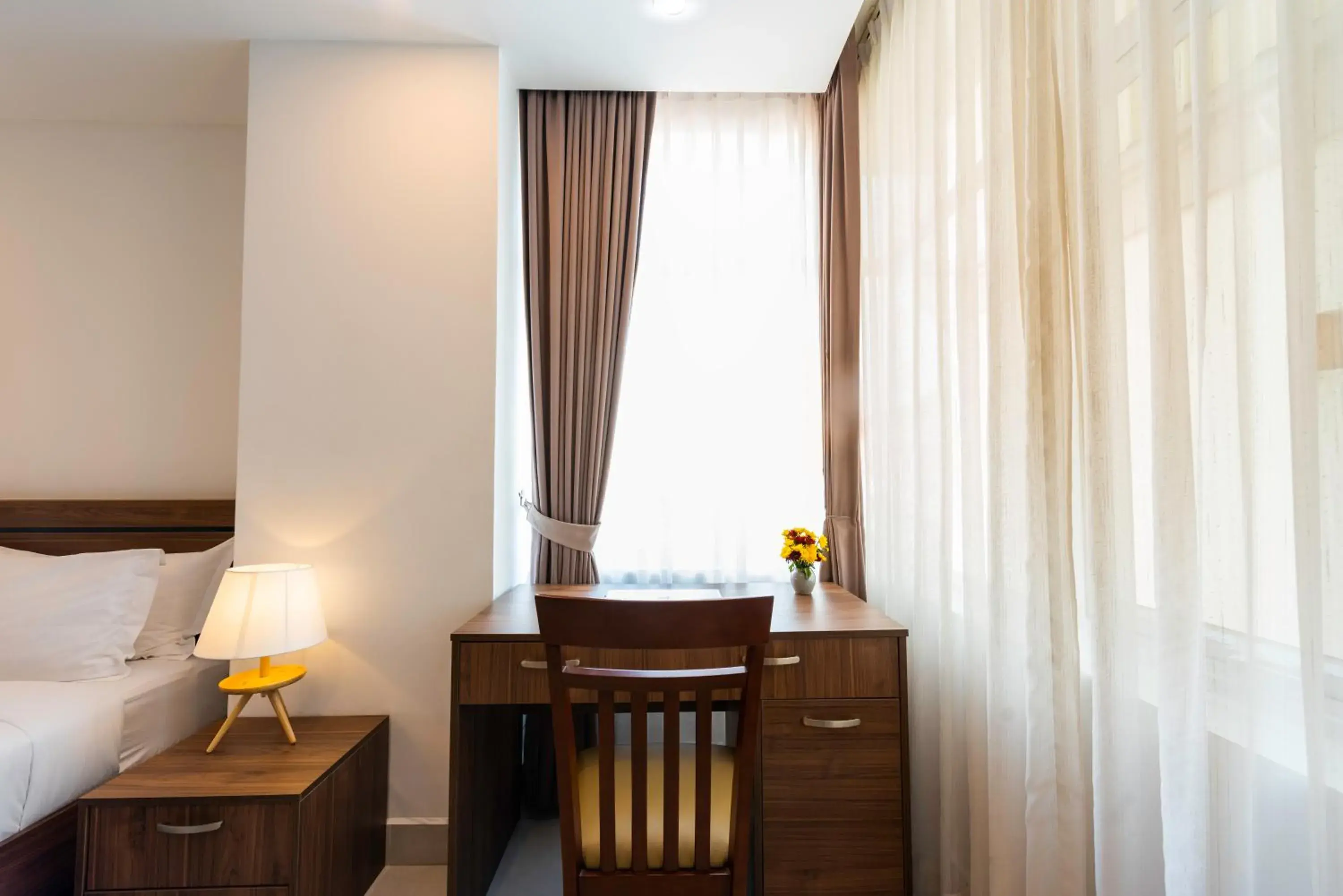 Seating area, Bed in Queen Mansion Seating area, Bed in Queen Mansion