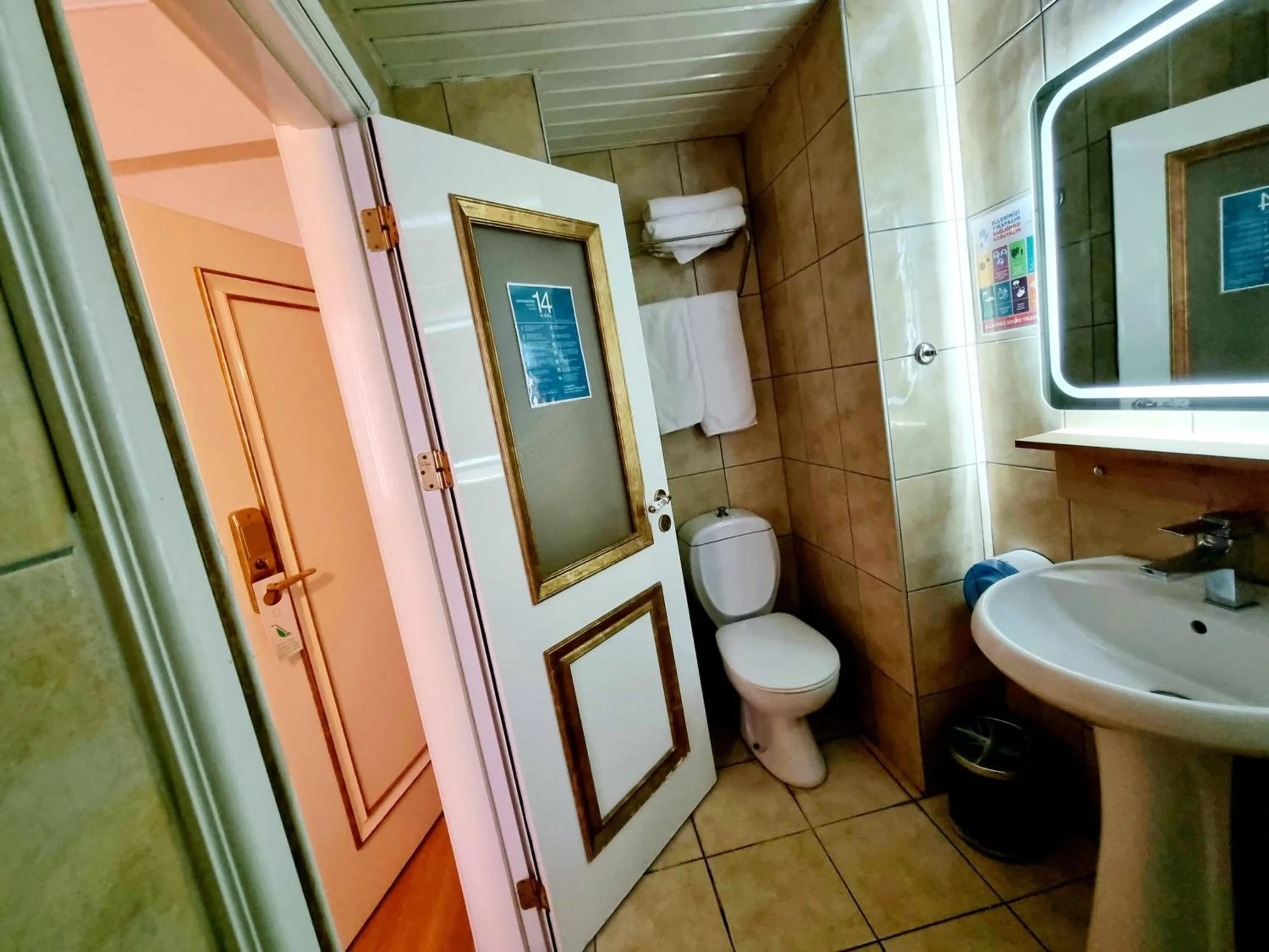 Bathroom in Europa Hotel Selale