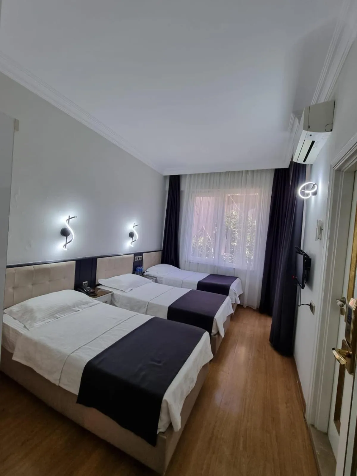 Bed in Europa Hotel Selale