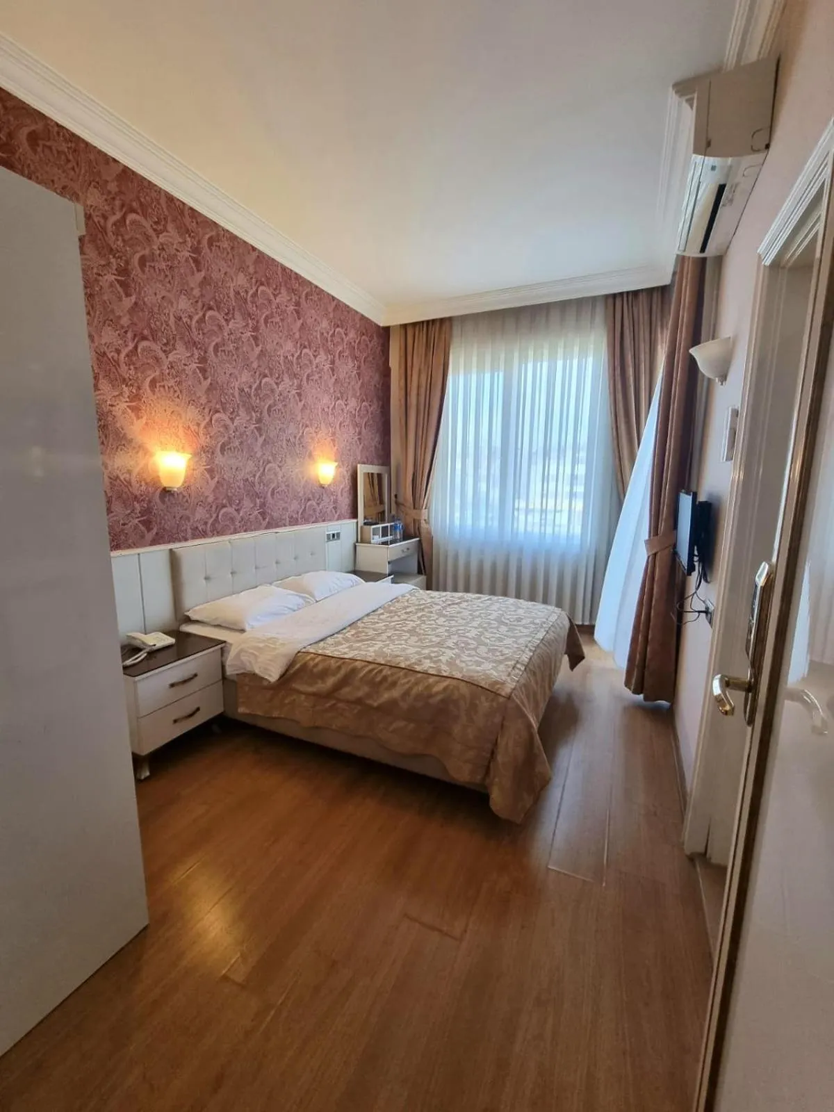 TV and multimedia in Europa Hotel Selale