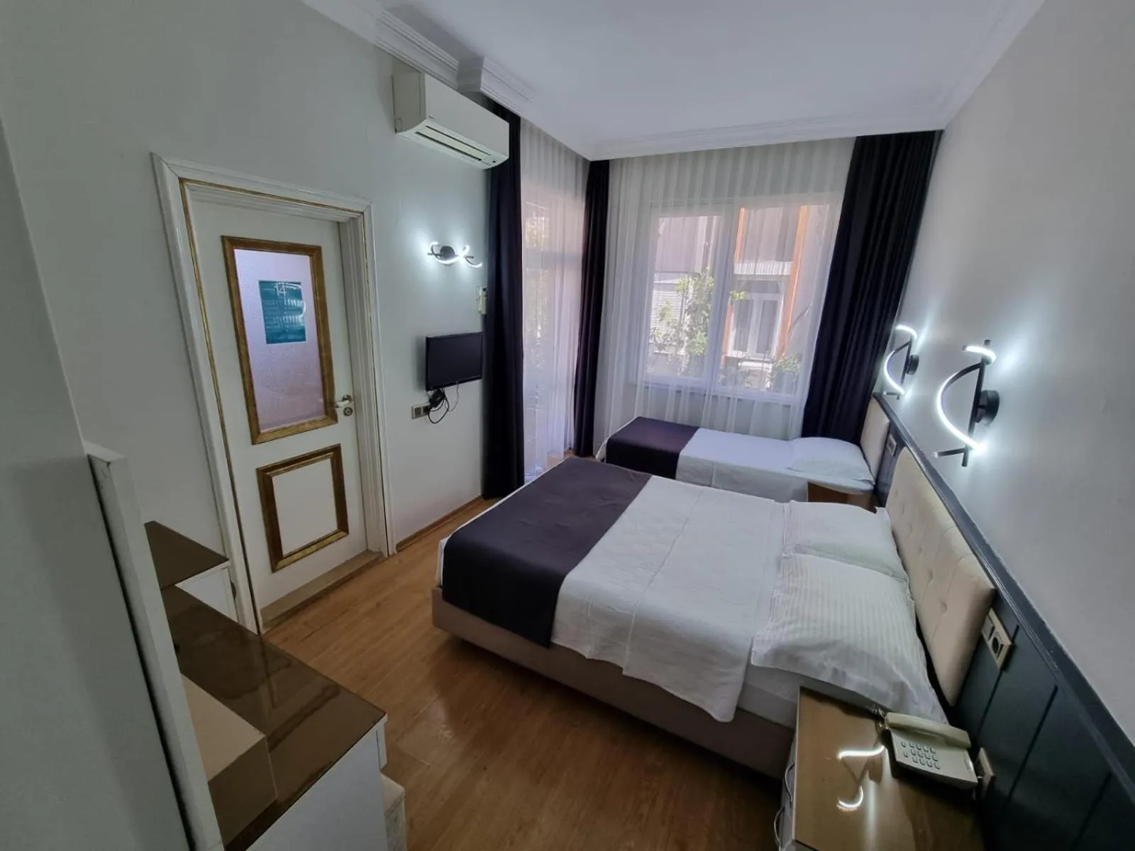 Bed in Europa Hotel Selale