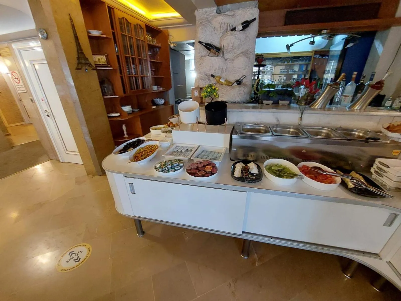 Food and drinks in Europa Hotel Selale