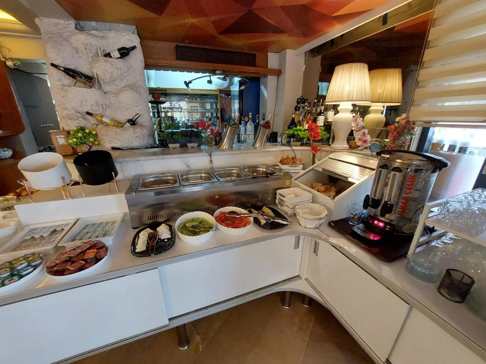 Coffee/tea facilities in Europa Hotel Selale