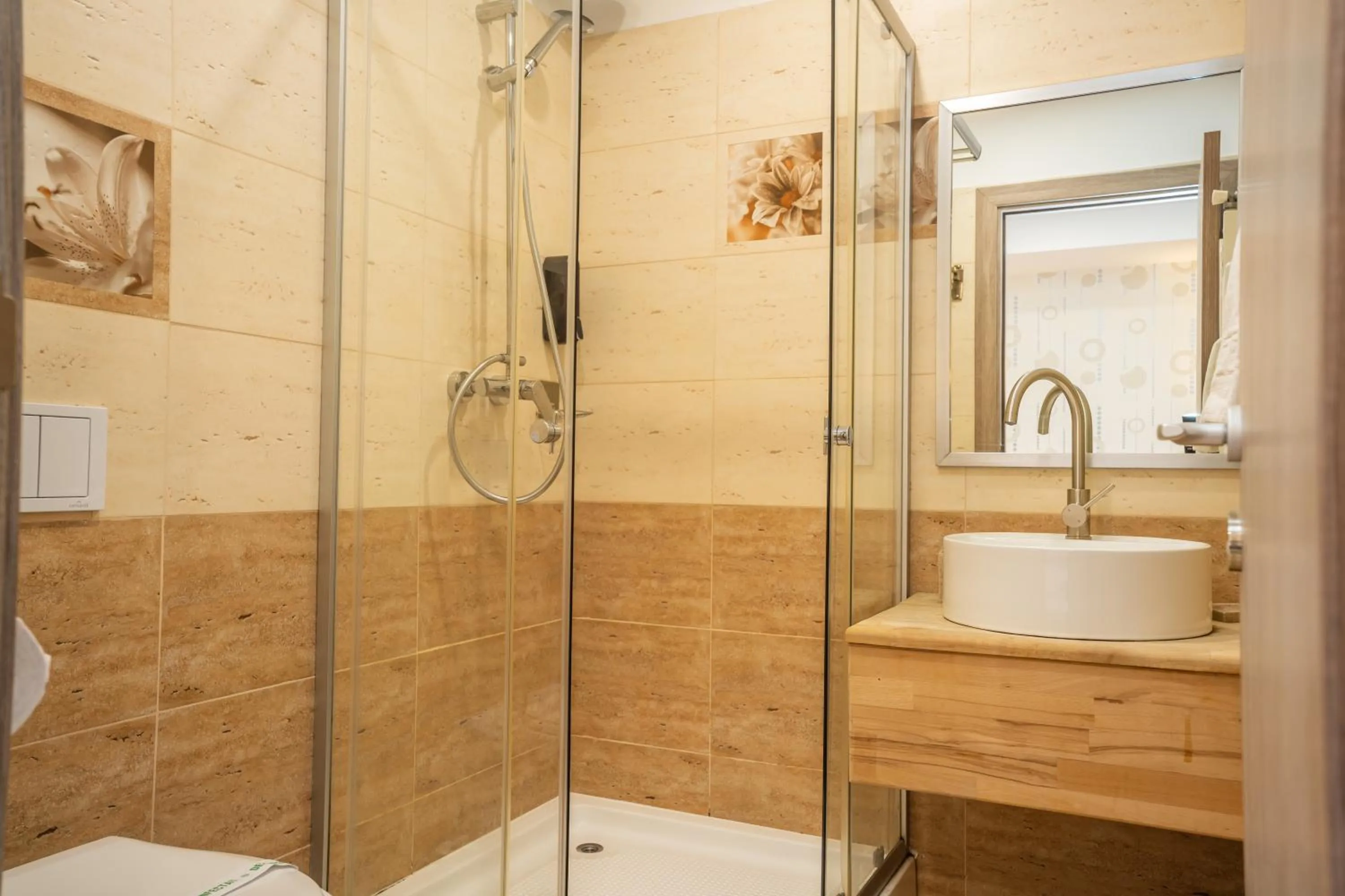 Shower in Hotel Liad City Center