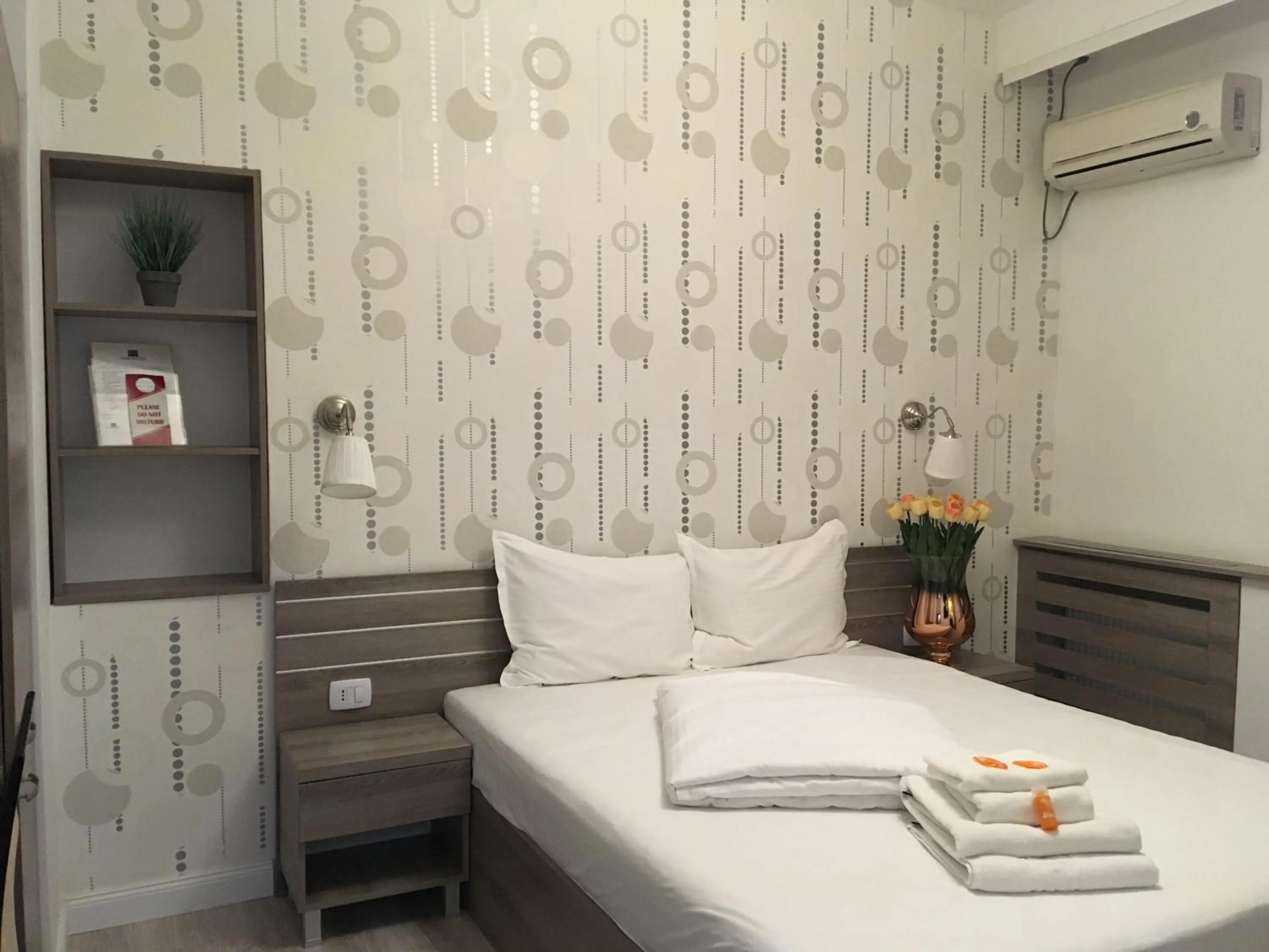 Coffee/tea facilities, Bed in Hotel Liad City Center