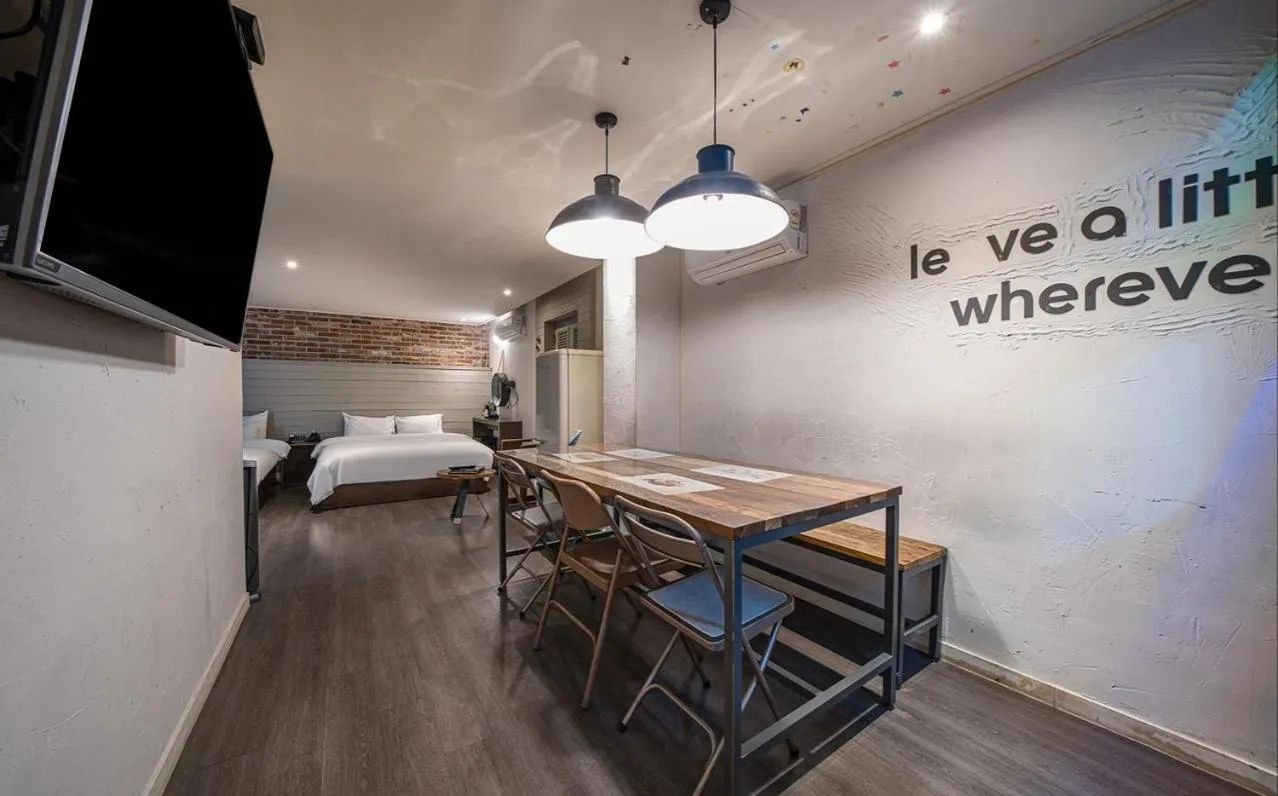 Bed in HOTEL YaJa WestGate